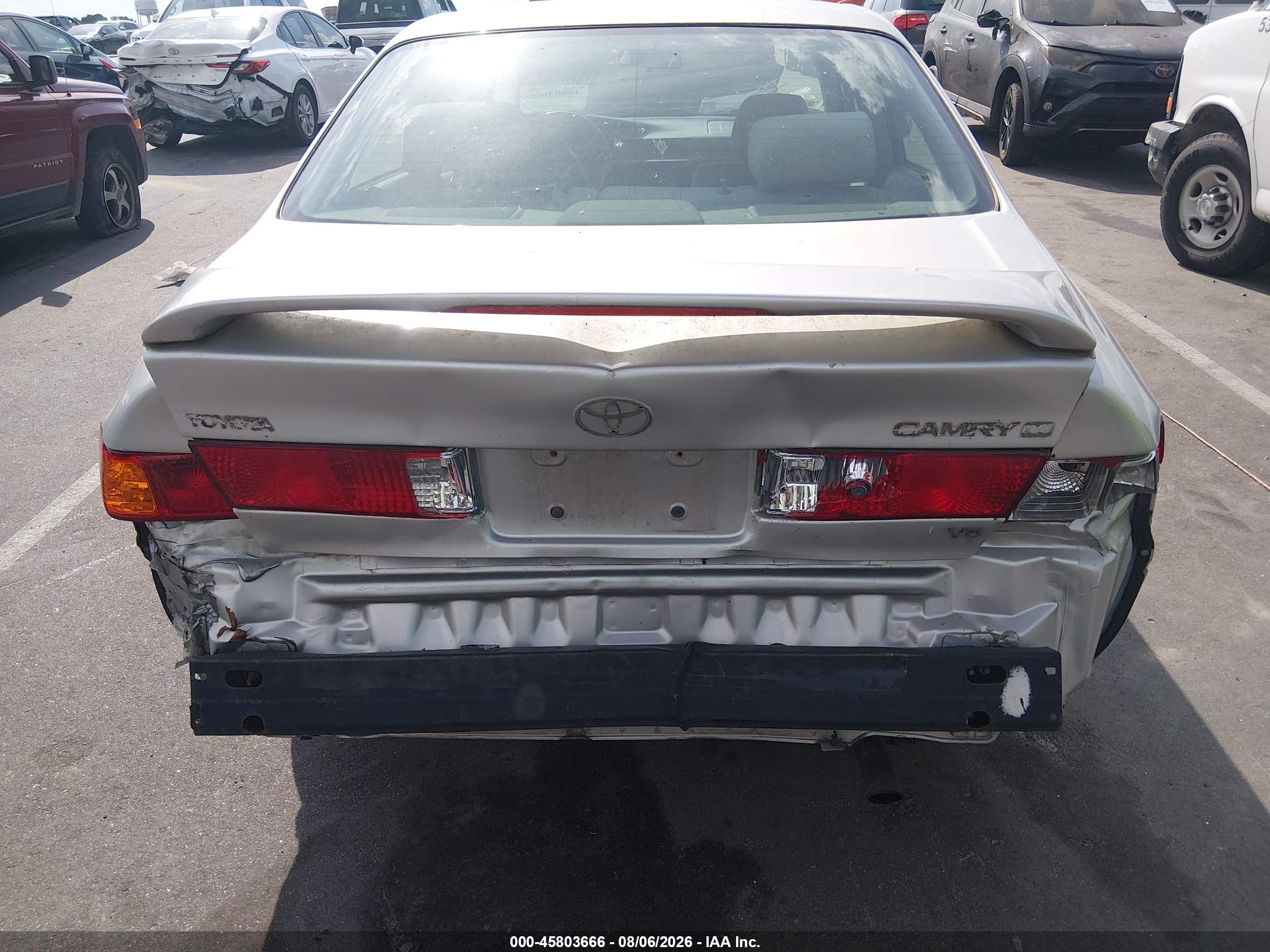 2000 Toyota Camry Le V6 Silver vin: 4T1BF22K4YU099326