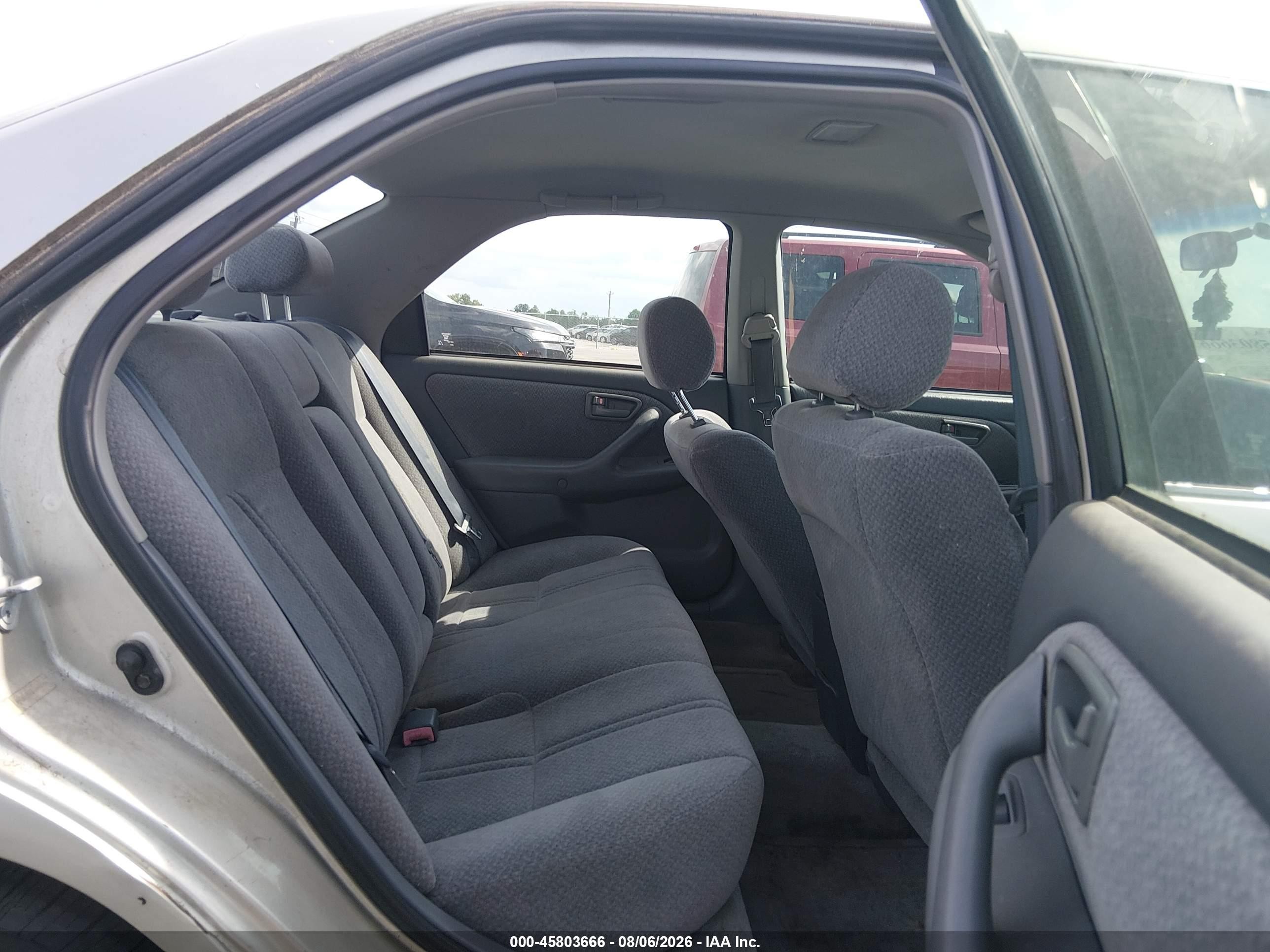 2000 Toyota Camry Le V6 Silver vin: 4T1BF22K4YU099326