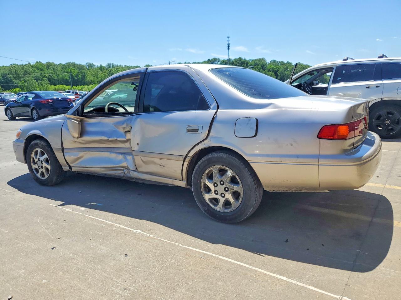 2001 Toyota Camry Le V6 Beige vin: 4T1BF22K51U961443
