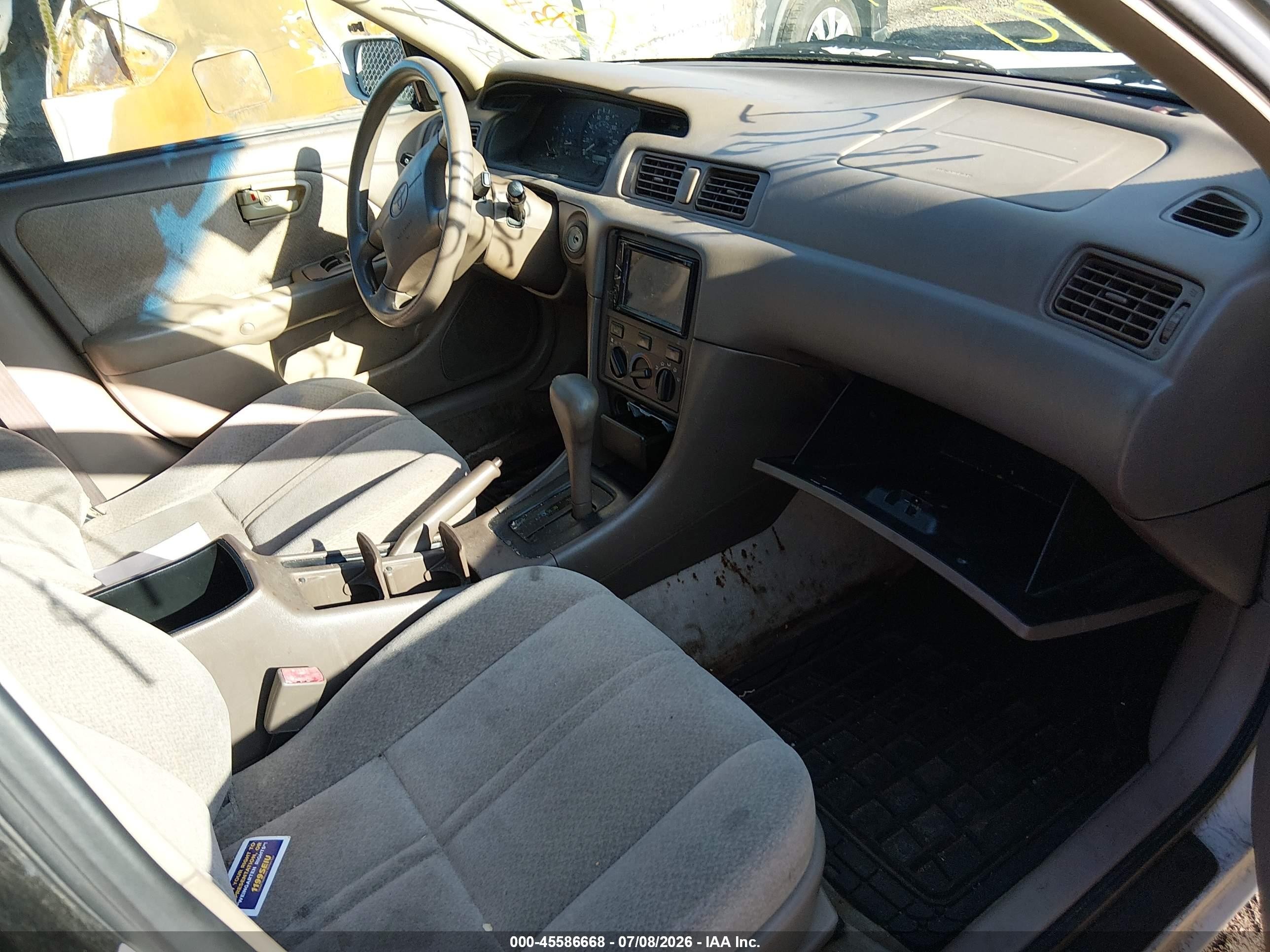 2000 Toyota Camry Le V6 White vin: 4T1BF22K5YU939145