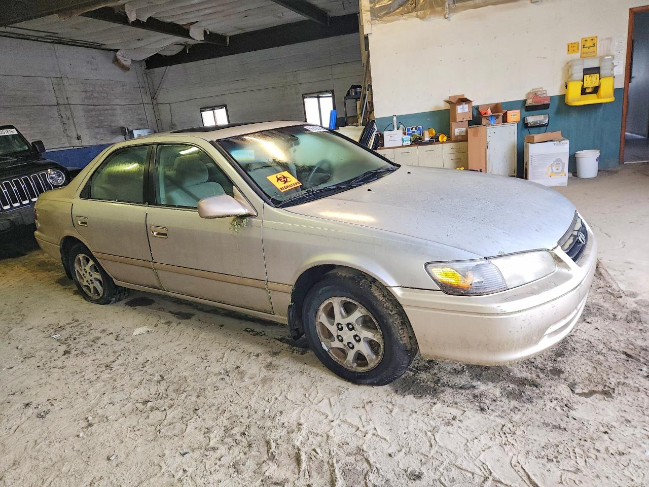 2000 Toyota Camry Le V6 Gold vin: 4T1BF22K5YU950159
