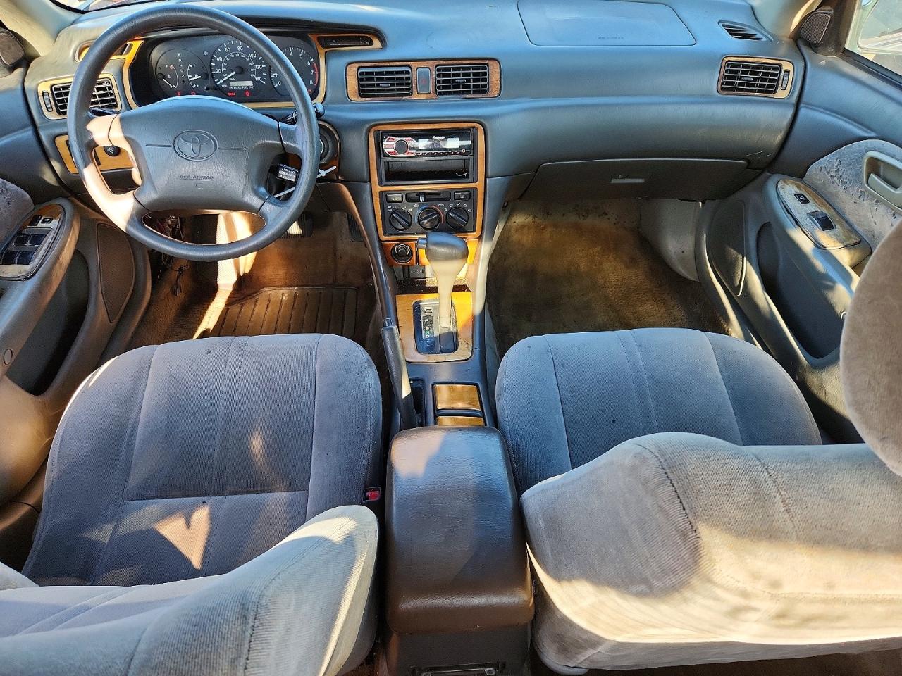 1998 Toyota Camry Le V6 Beige vin: 4T1BF22K6WU060654