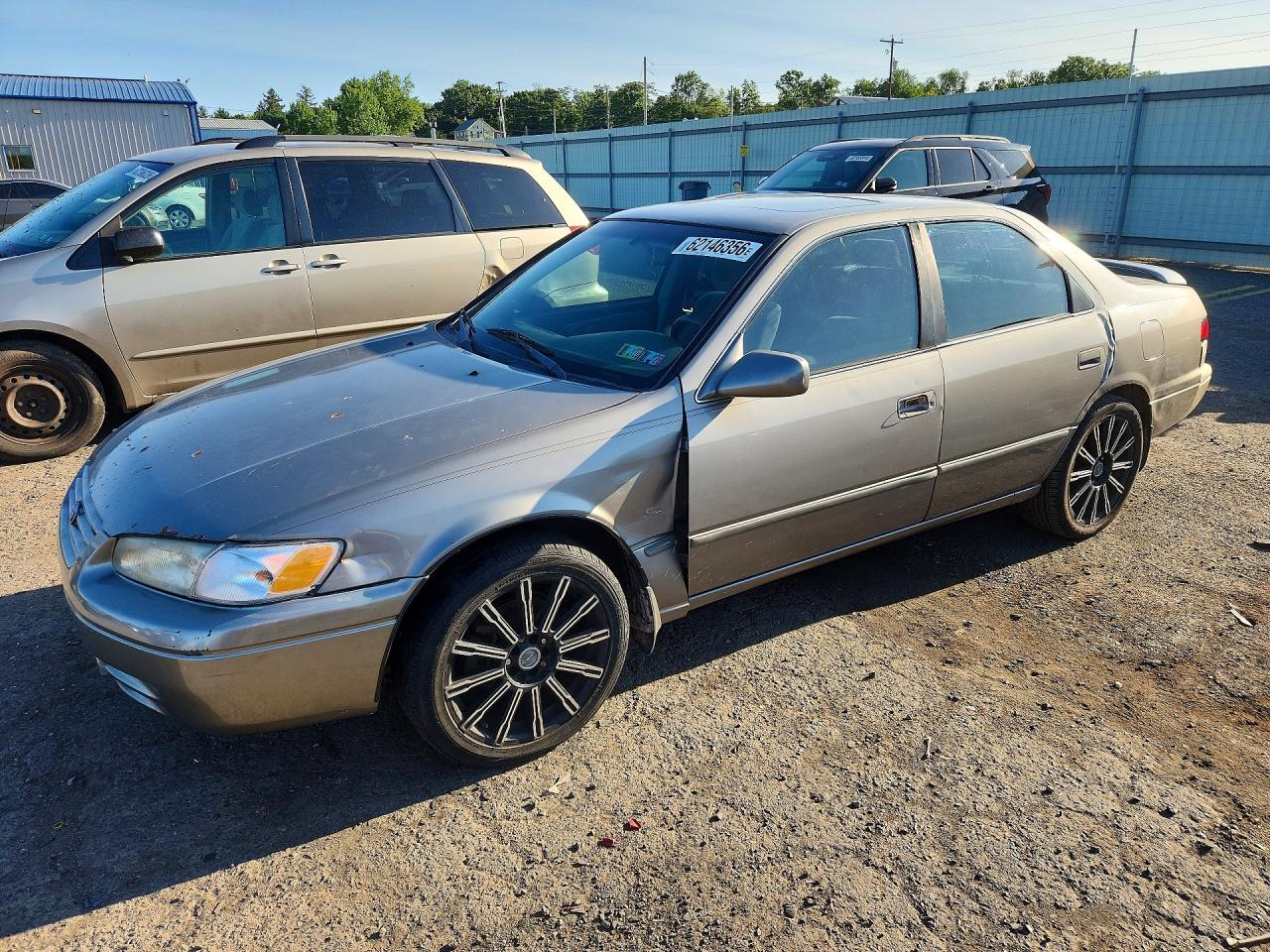 1998 Toyota Camry Le V6 Beige vin: 4T1BF22K6WU060654