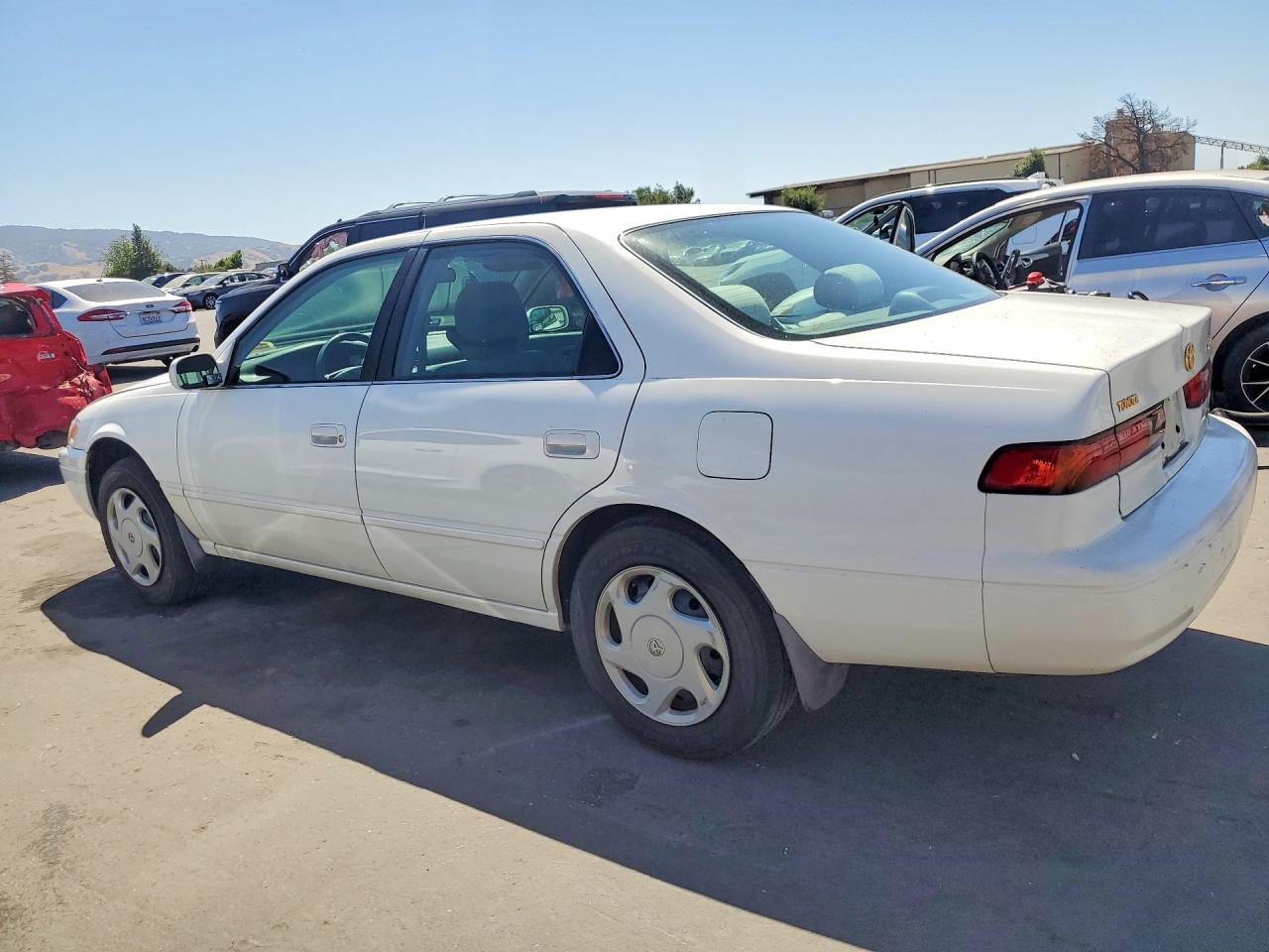 1999 Toyota Camry Le V6 White vin: 4T1BF22K6XU076936