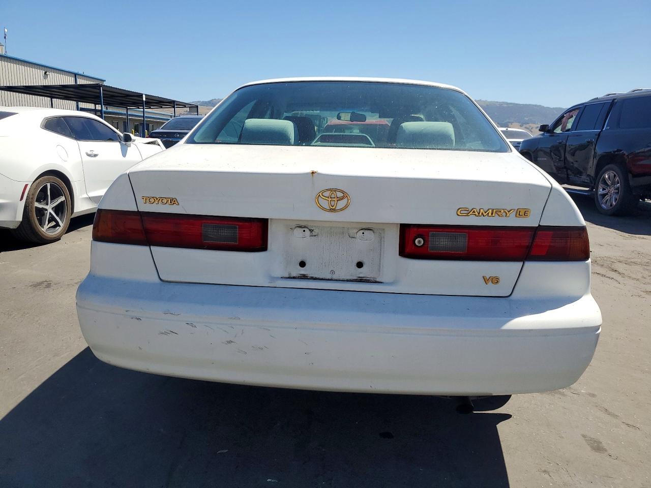 1999 Toyota Camry Le V6 White vin: 4T1BF22K6XU076936