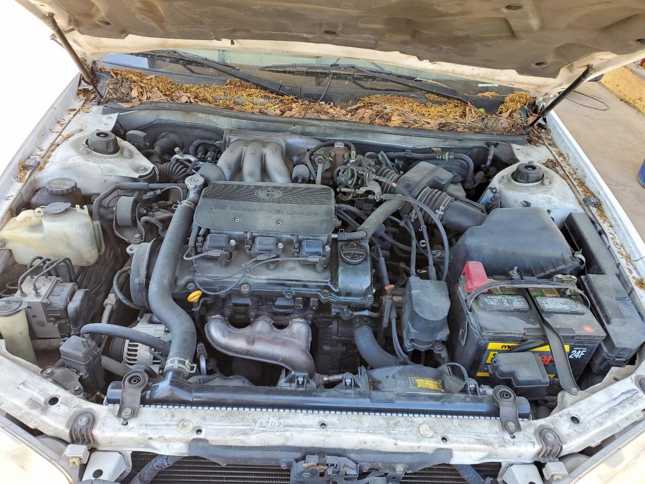 2001 Toyota Camry Le Белый vin: 4T1BF22K71U964179