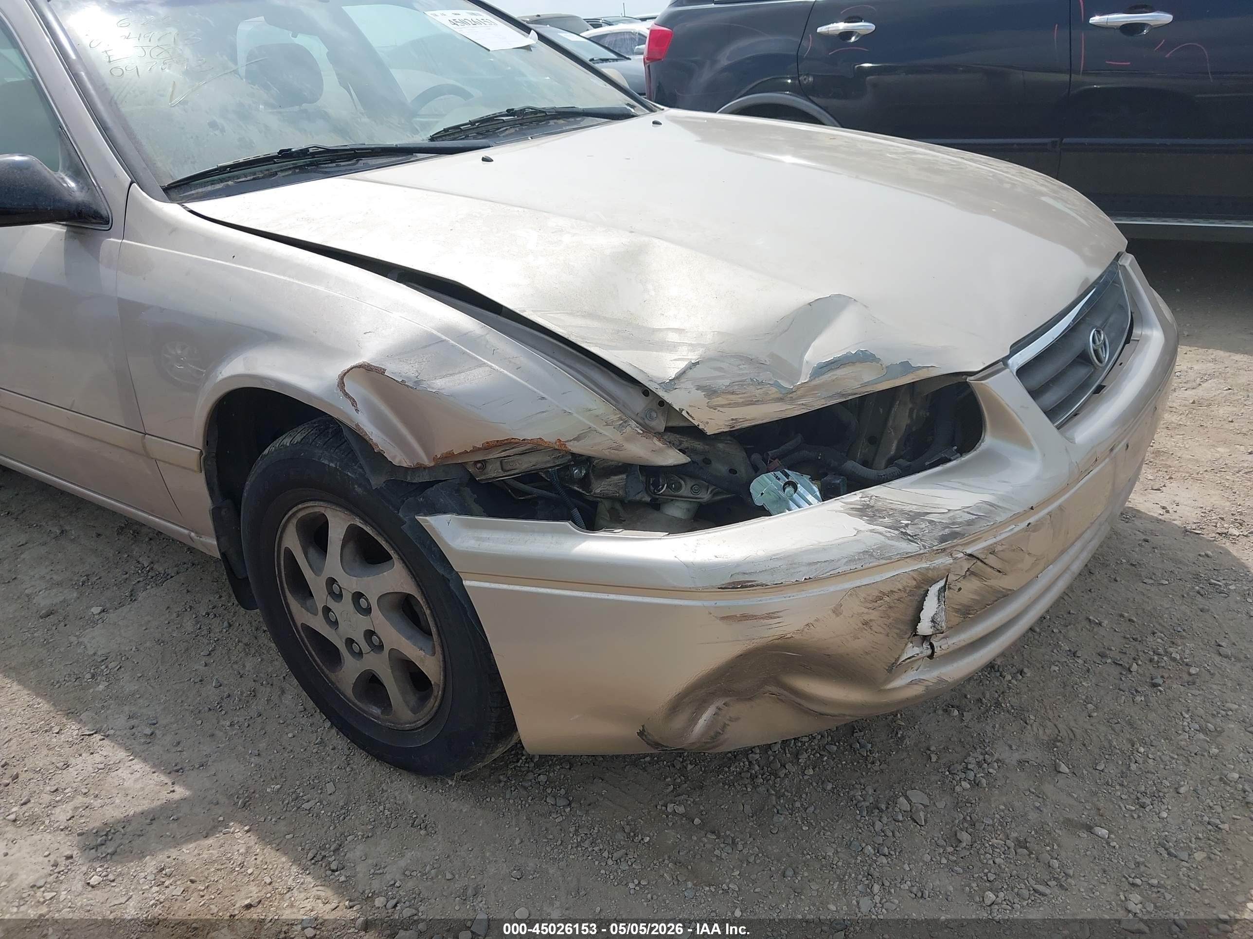 2000 Toyota Camry Le V6 Gold vin: 4T1BF22K7YU097893