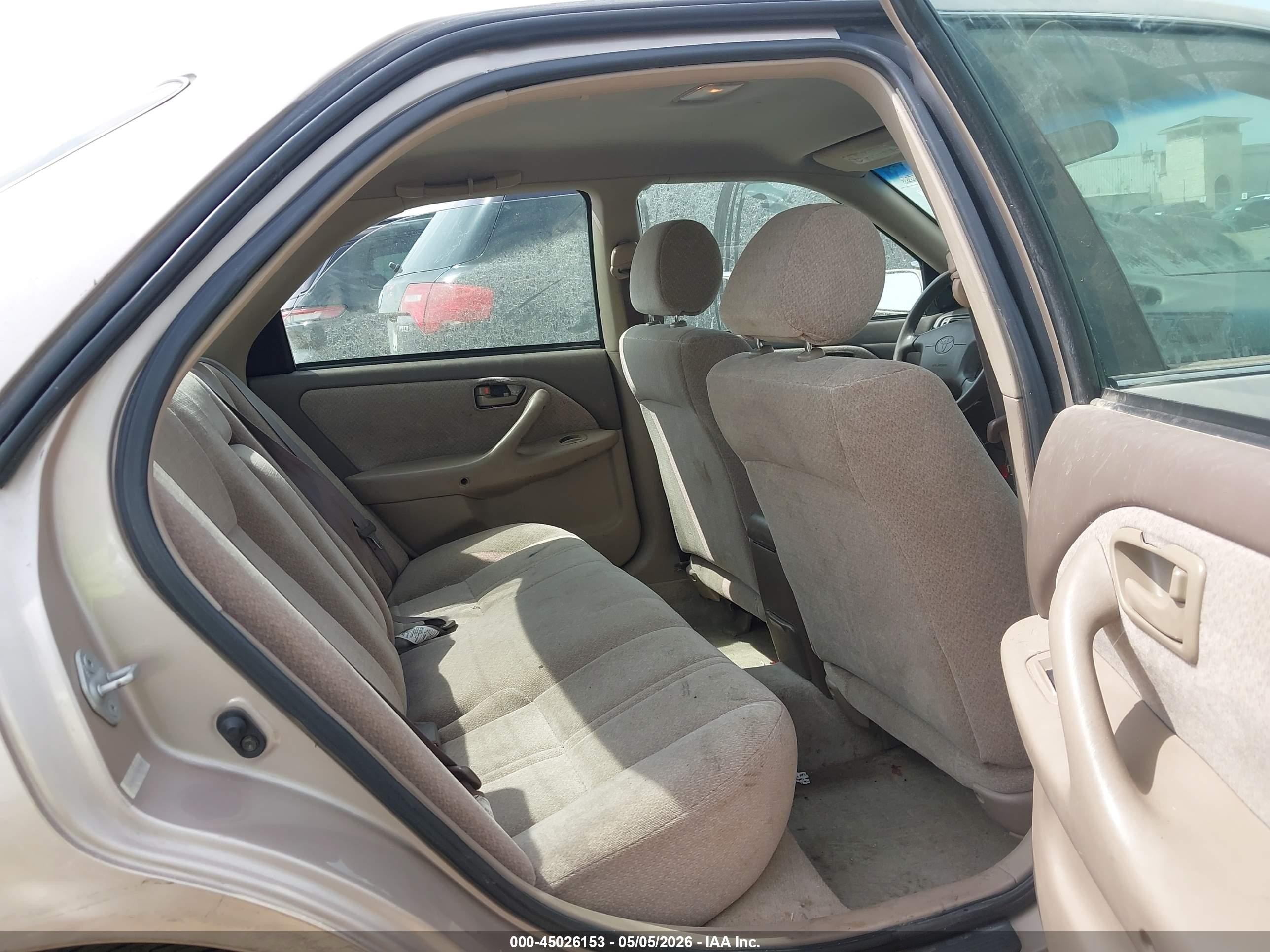 2000 Toyota Camry Le V6 Gold vin: 4T1BF22K7YU097893
