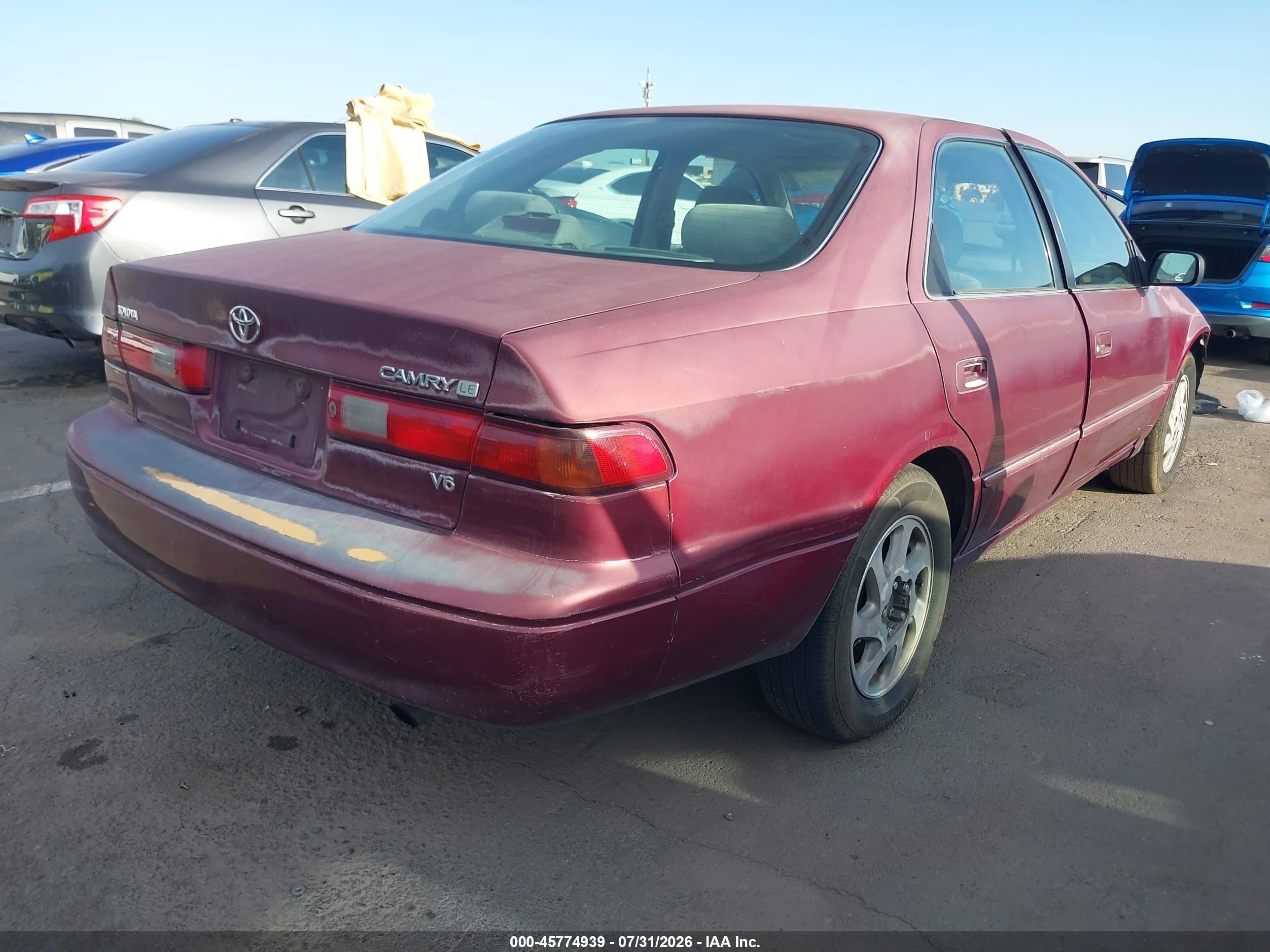 1997 Toyota Camry Le V6 Red vin: 4T1BF22K8VU019943