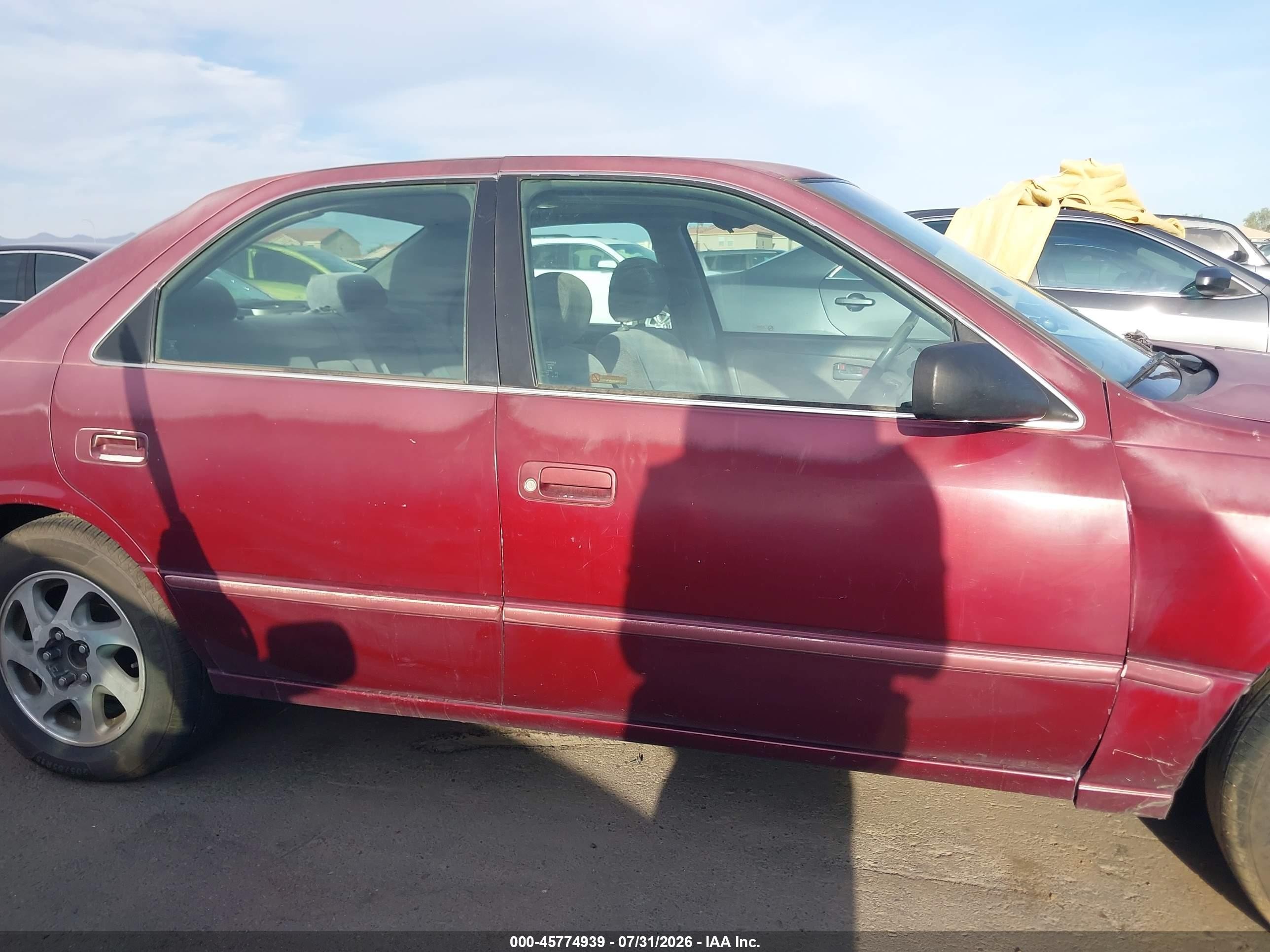 1997 Toyota Camry Le V6 Red vin: 4T1BF22K8VU019943