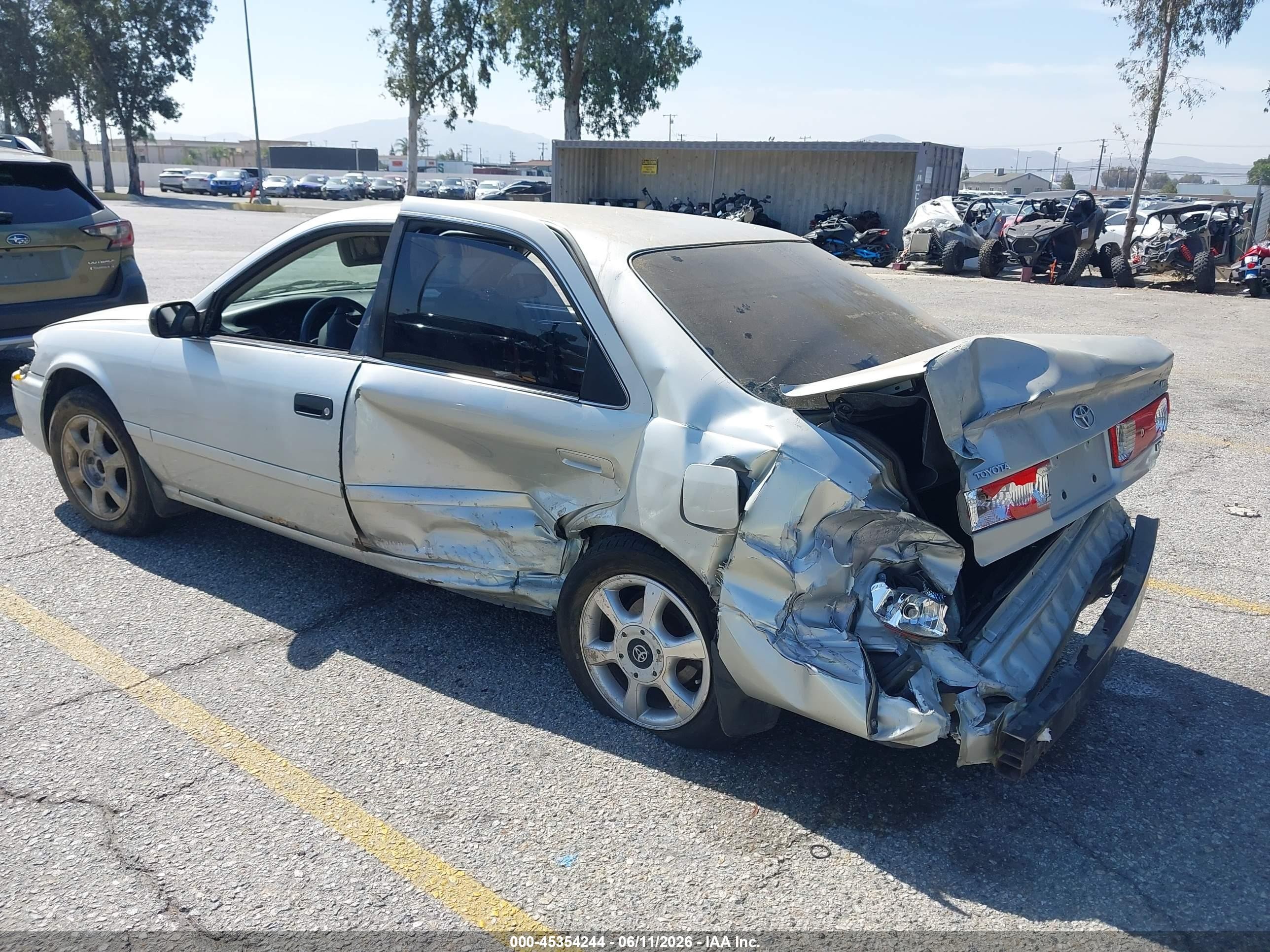 2000 Toyota Camry Le V6 Silver vin: 4T1BF22K8YU093268