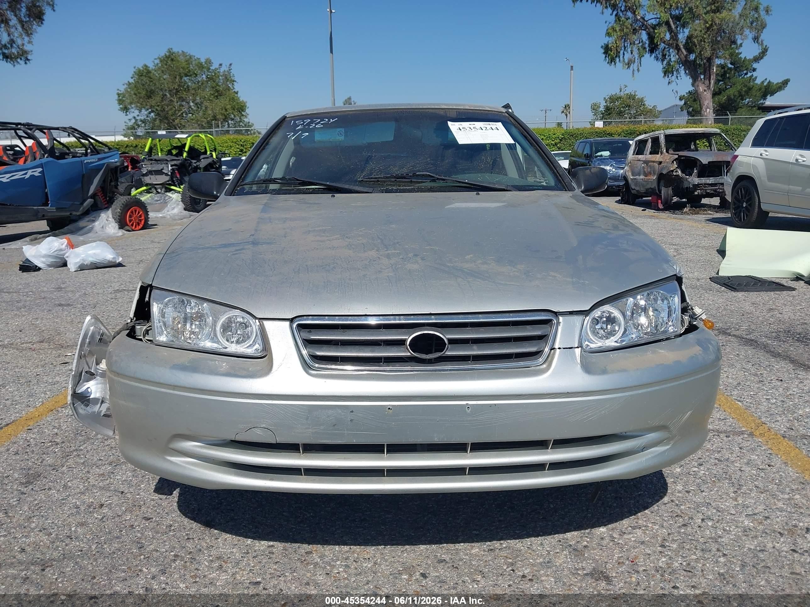 2000 Toyota Camry Le V6 Silver vin: 4T1BF22K8YU093268