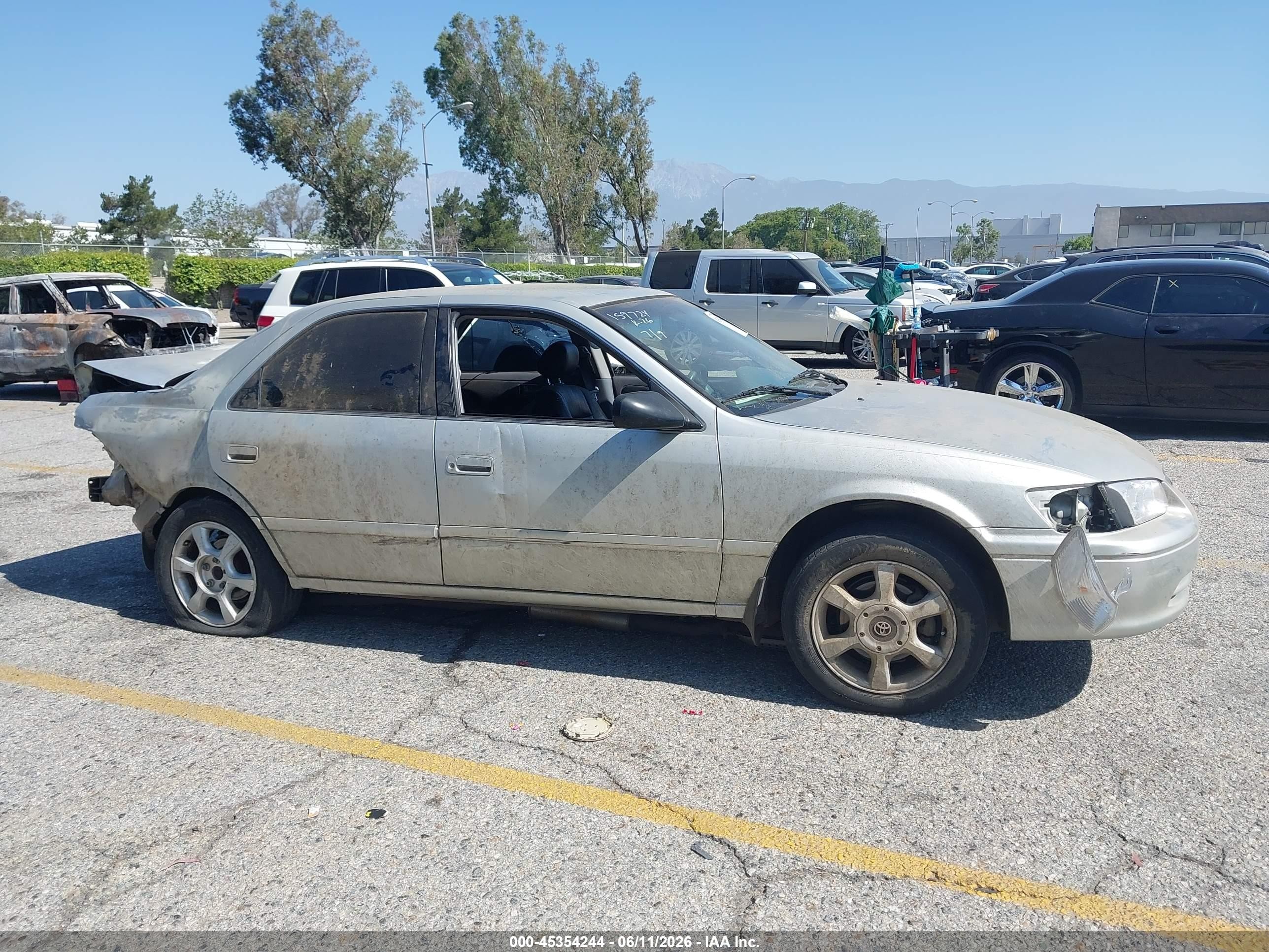 2000 Toyota Camry Le V6 Silver vin: 4T1BF22K8YU093268