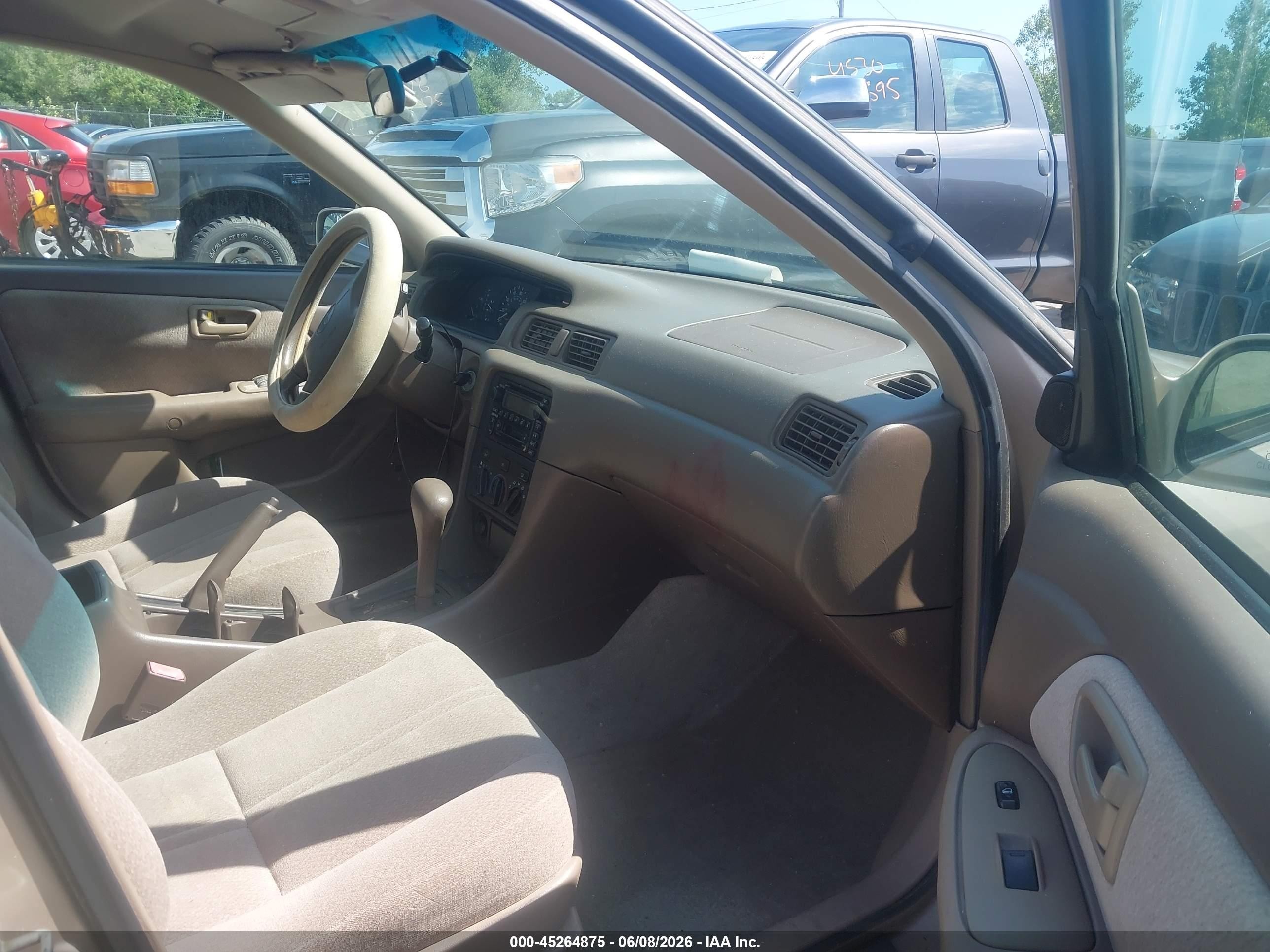 2001 Toyota Camry Le/xle Gold vin: 4T1BF22K91U119592