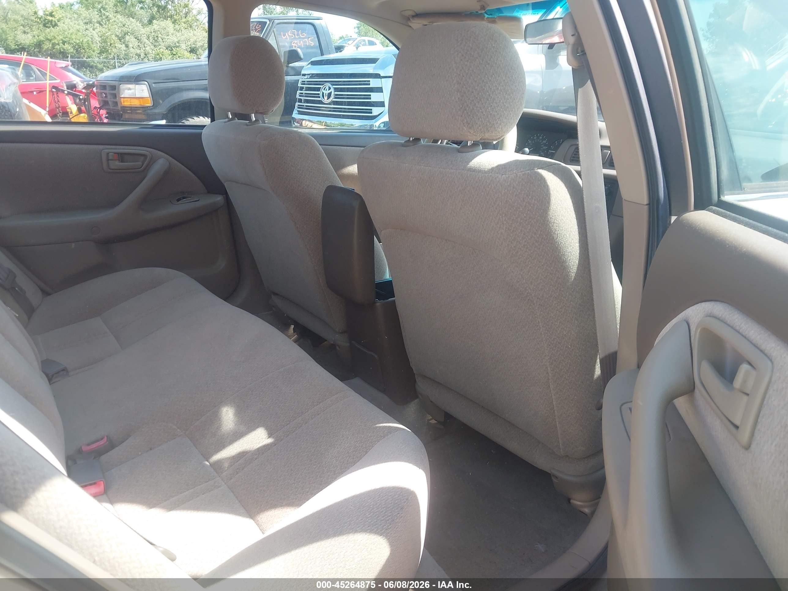 2001 Toyota Camry Le/xle Gold vin: 4T1BF22K91U119592