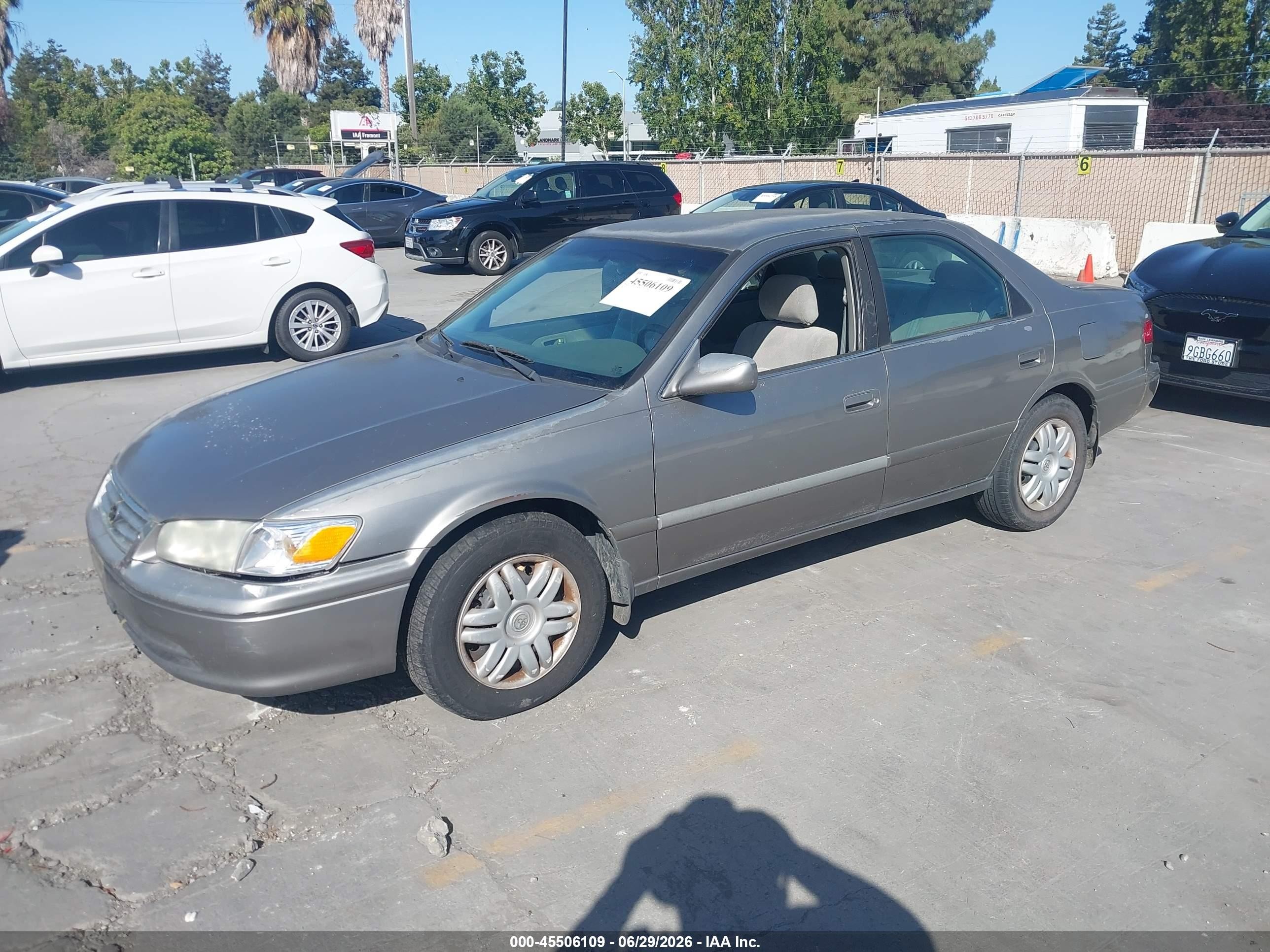 2001 Toyota Camry Le V6 Silver vin: 4T1BF22KX1U115924