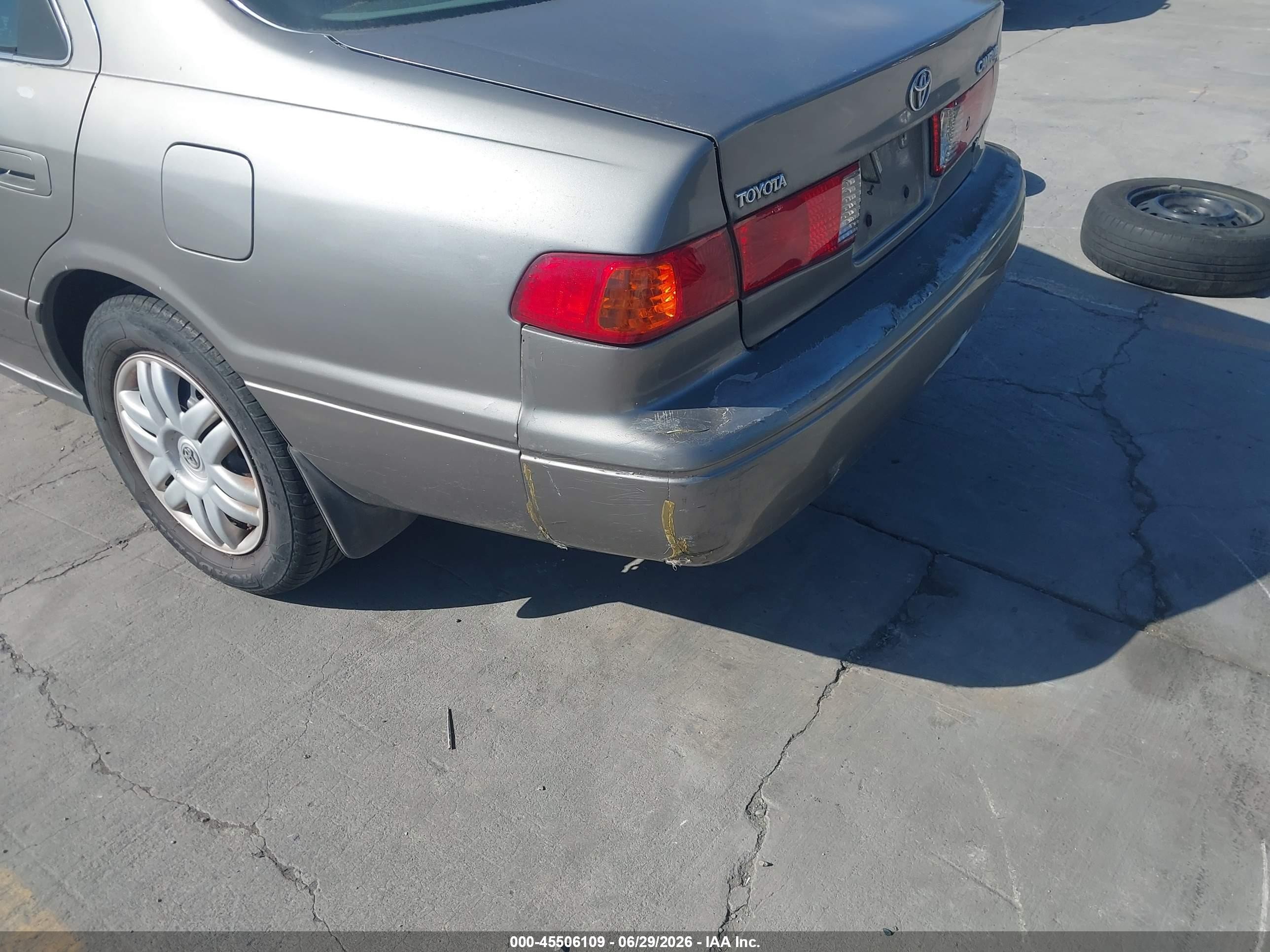 2001 Toyota Camry Le V6 Silver vin: 4T1BF22KX1U115924