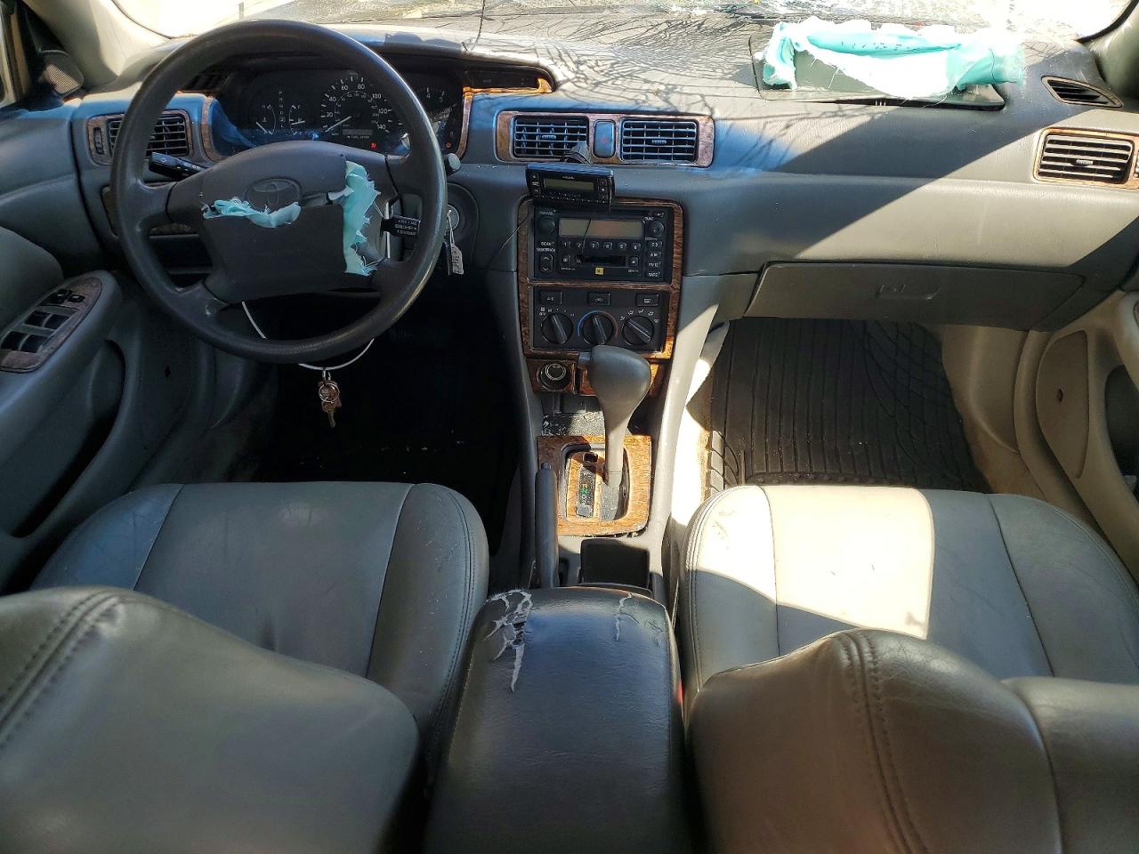 2001 Toyota Camry Le V6 Gold vin: 4T1BF22KX1U120881