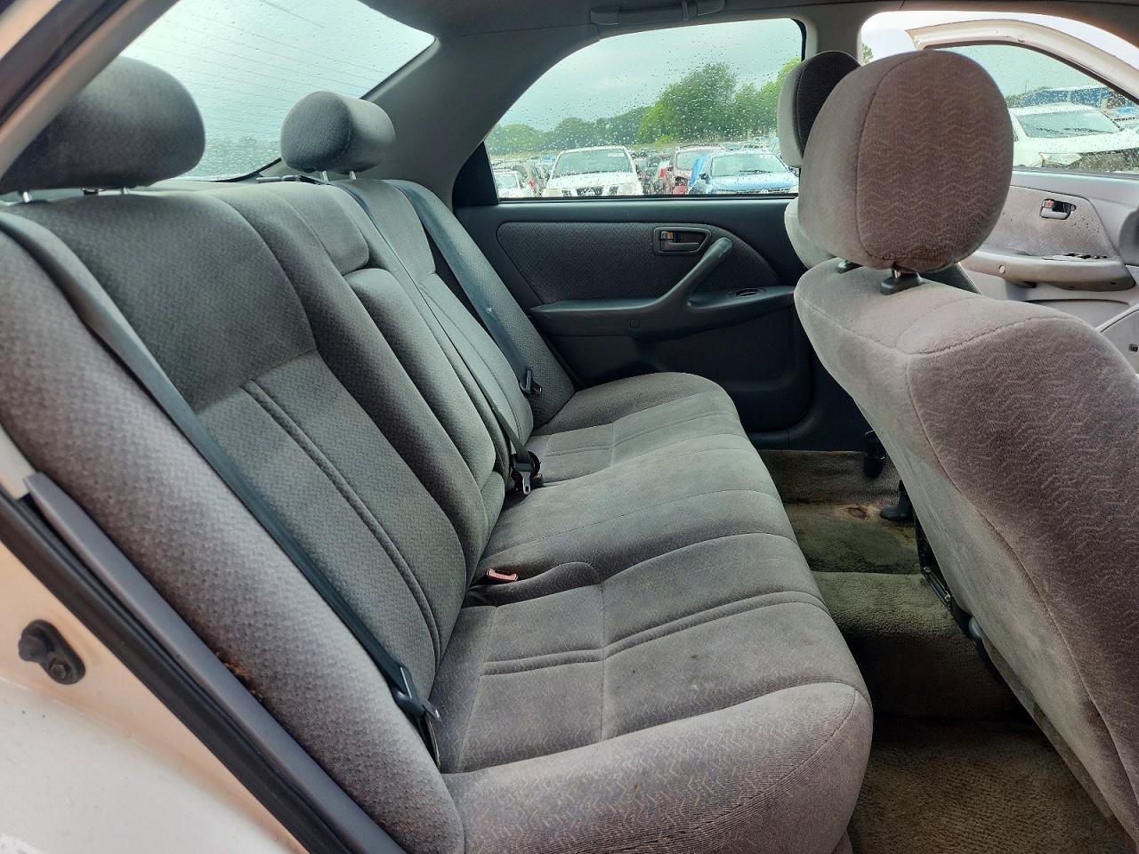 2001 Toyota Camry Le White vin: 4T1BF22KX1U959932