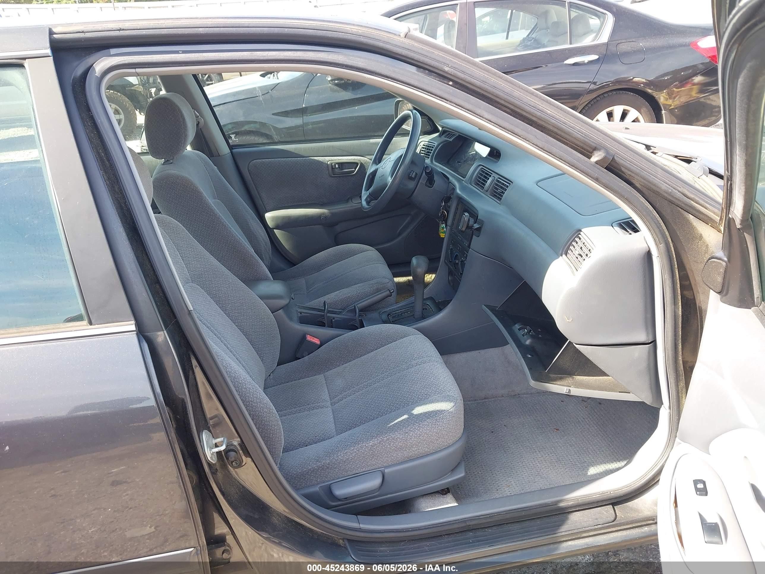 2000 Toyota Camry Le V6 Black vin: 4T1BF22KXYU943014