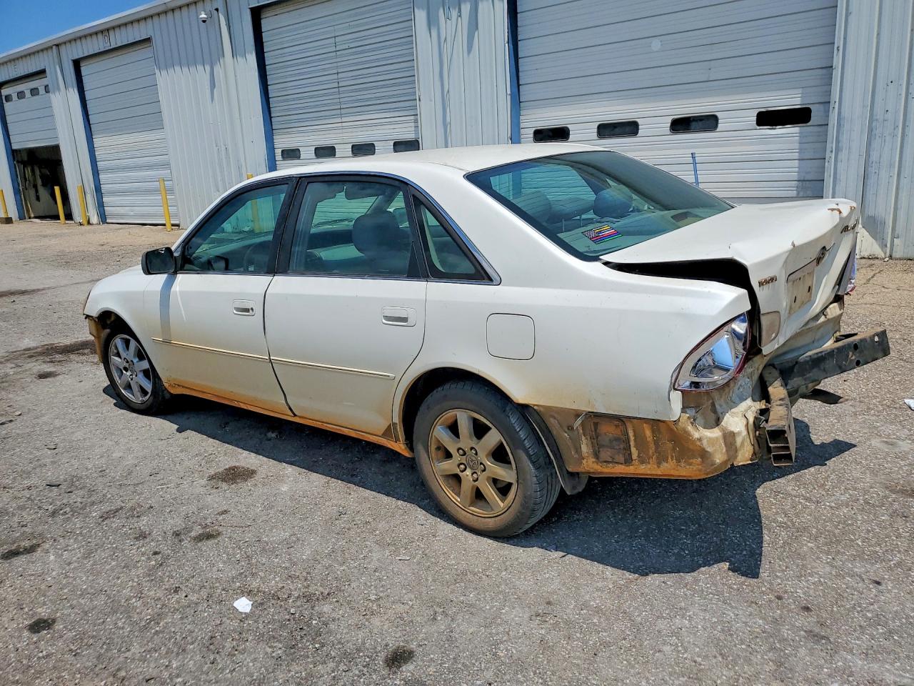 2002 Toyota Alavon White vin: 4T1BF28B02U203549
