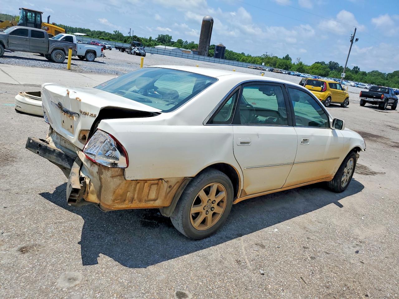 2002 Toyota Alavon White vin: 4T1BF28B02U203549