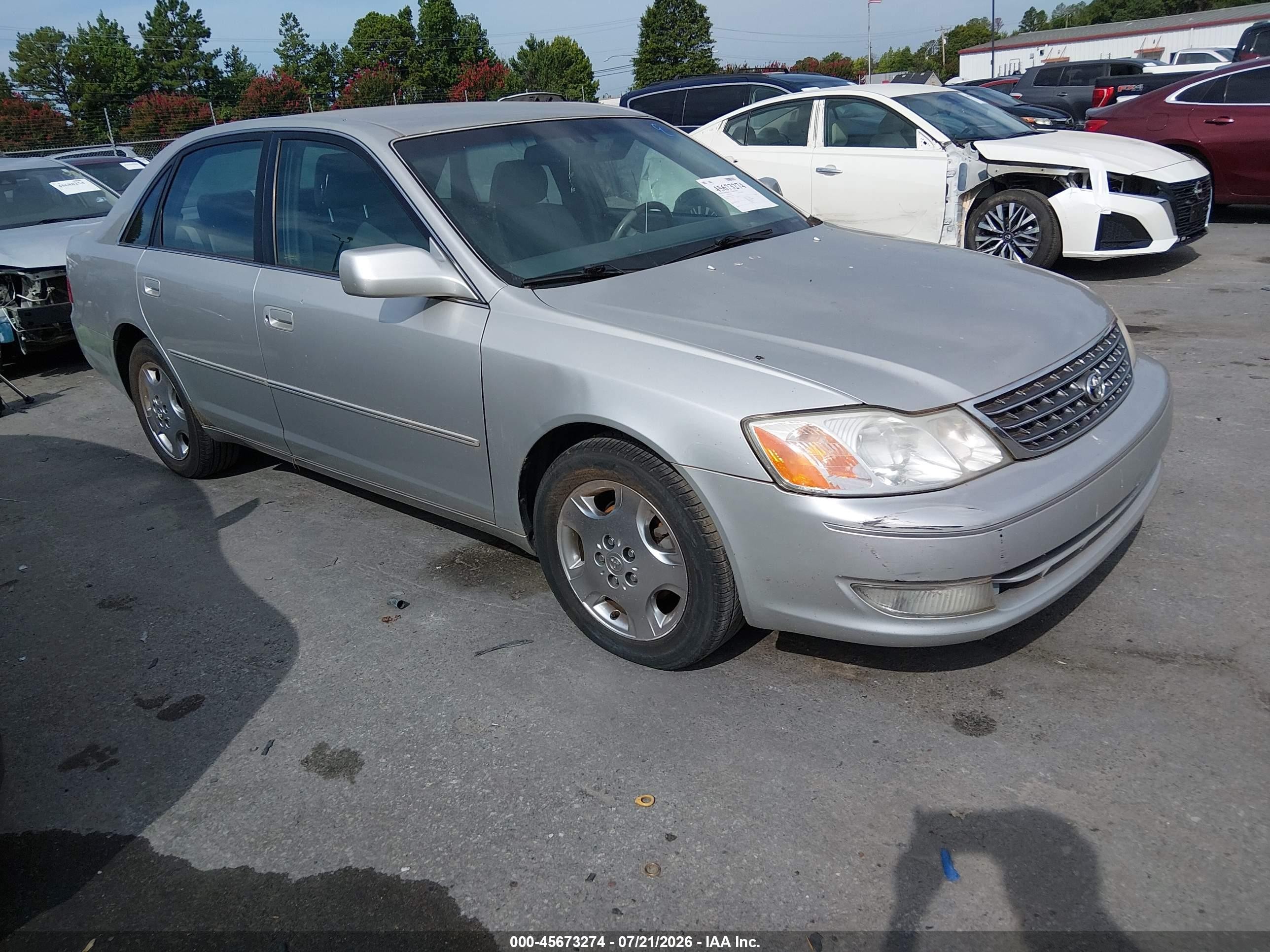 4T1BF28B03U320095
