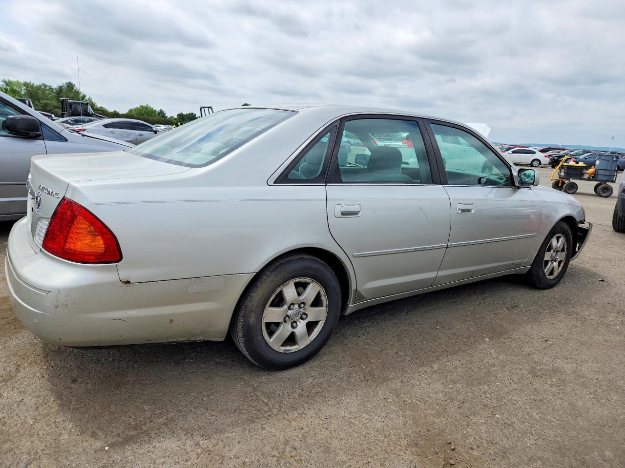 2000 Toyota Avalon Xl Silver vin: 4T1BF28B0YU010696