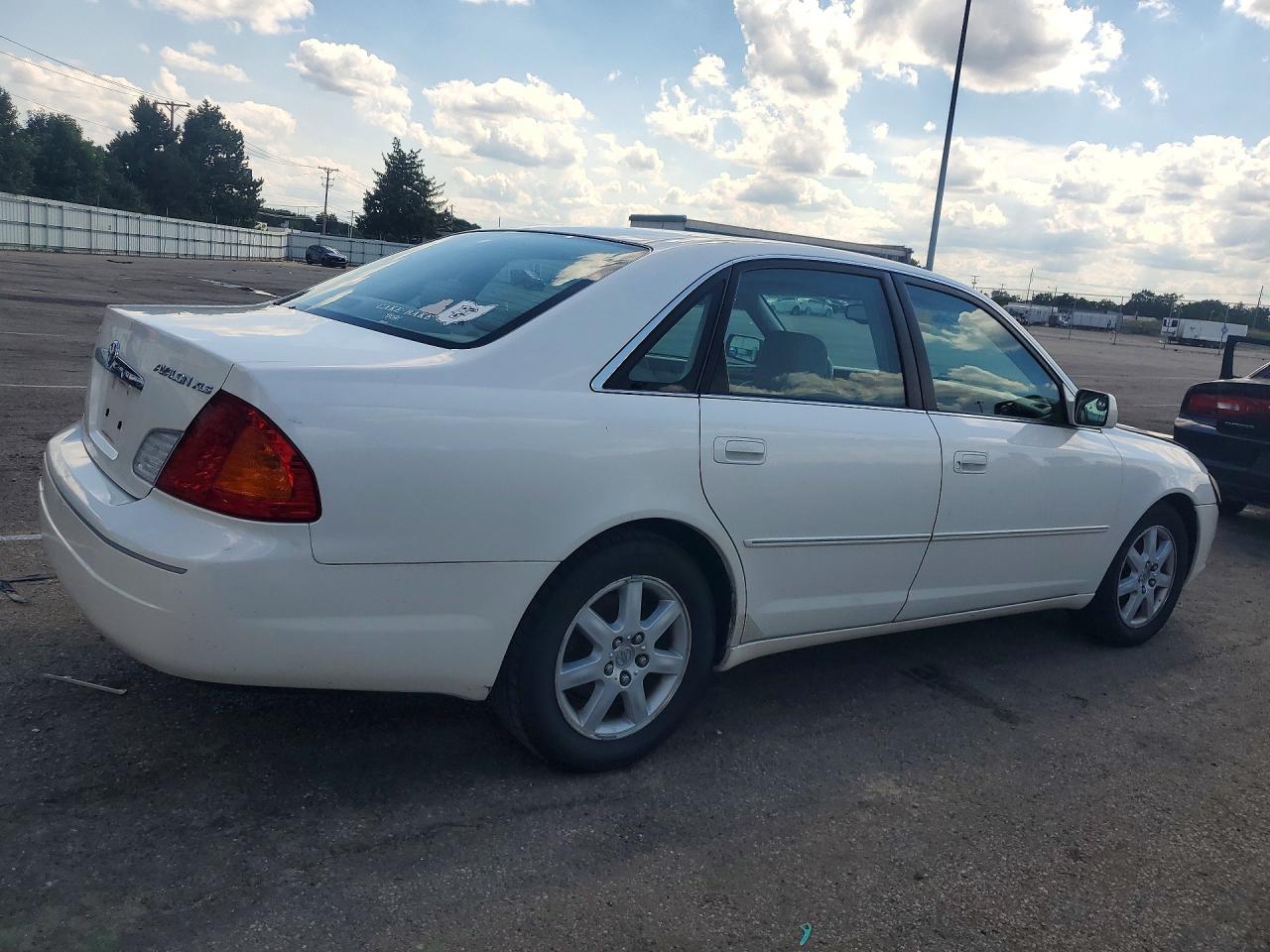 2000 Toyota Avalon Xls White vin: 4T1BF28B0YU060112