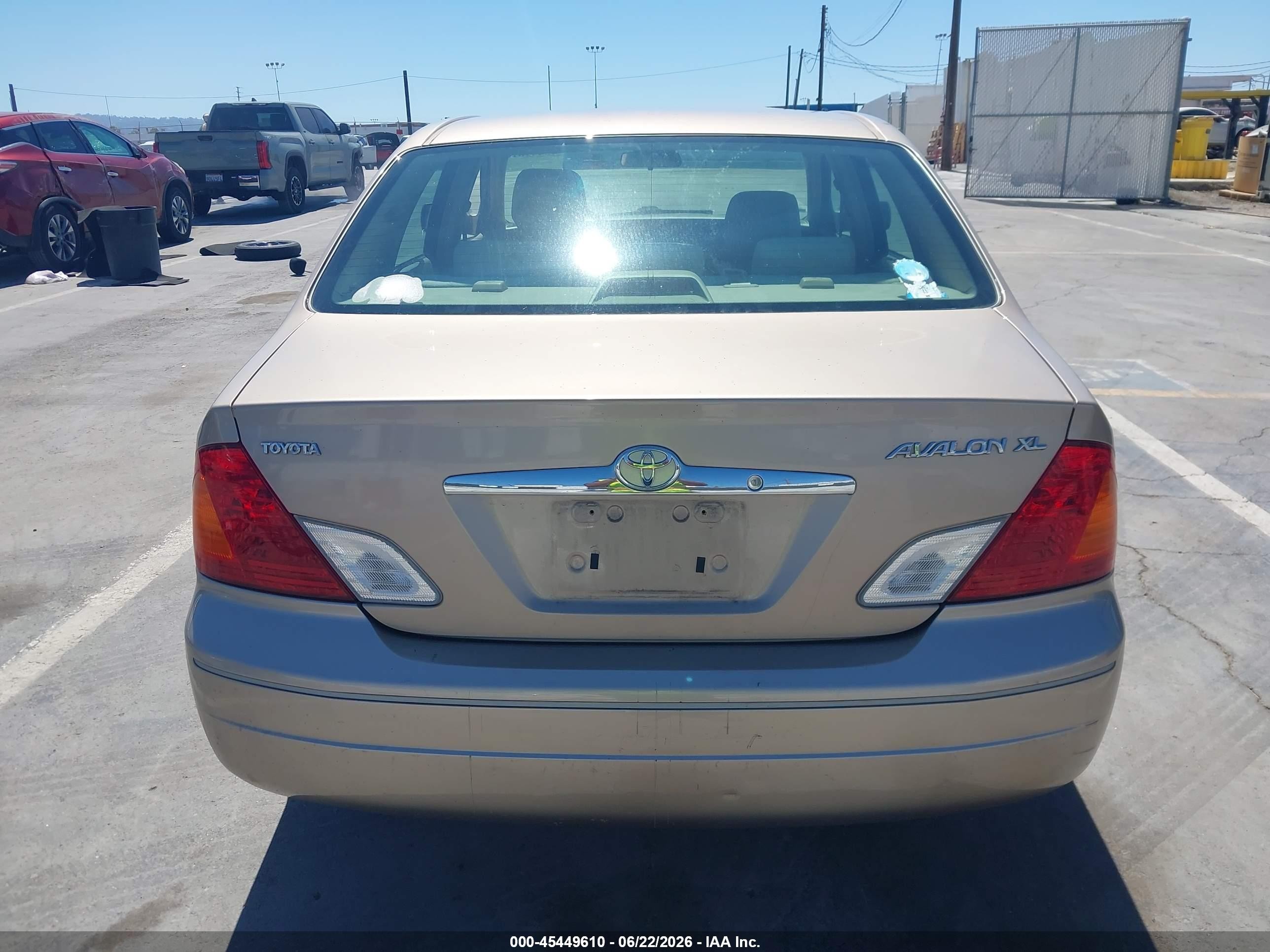 2000 Toyota Avalon Xl Gold vin: 4T1BF28B0YU107588