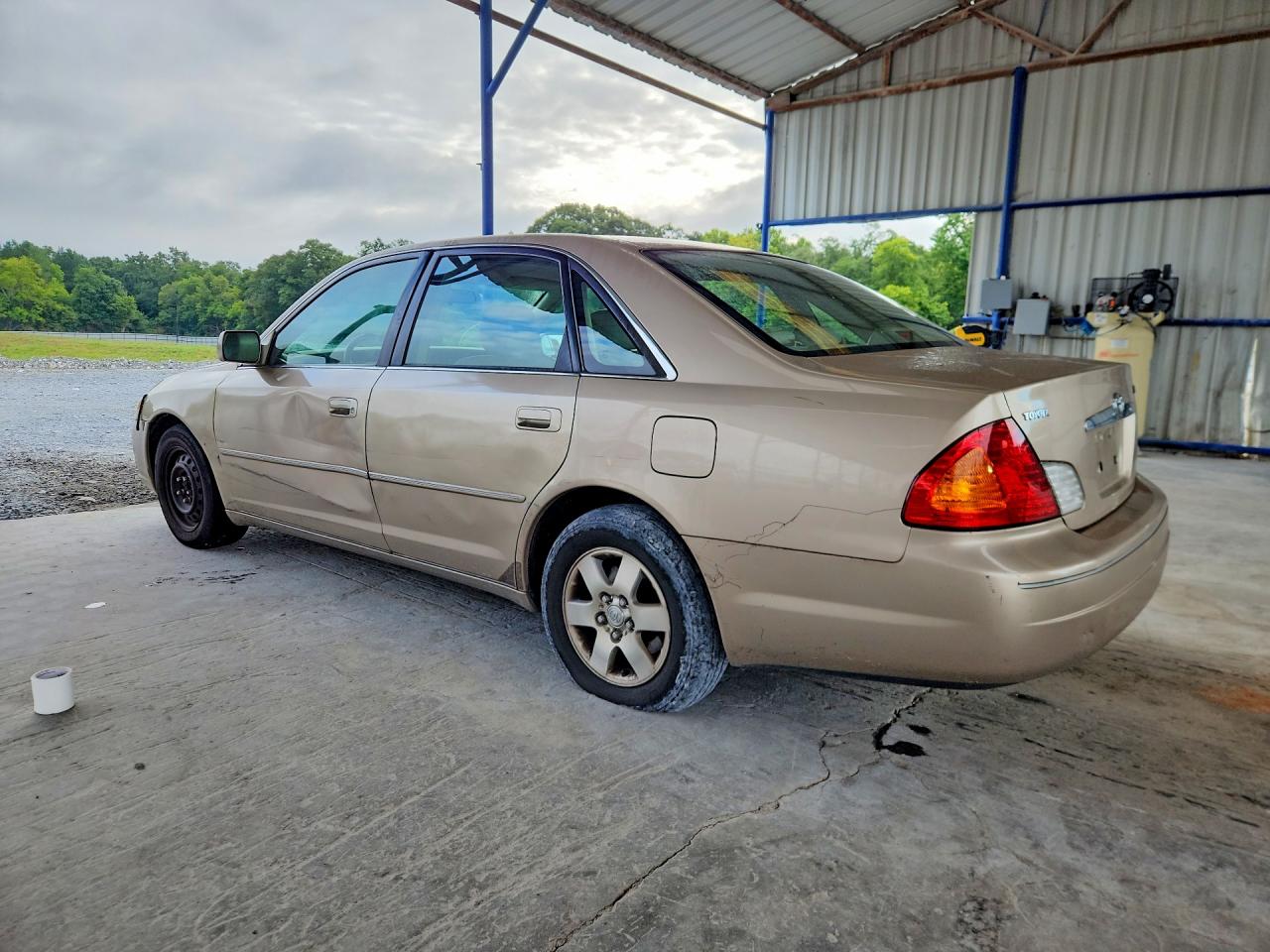 2001 Toyota Avalon Xl Gold vin: 4T1BF28B11U194763