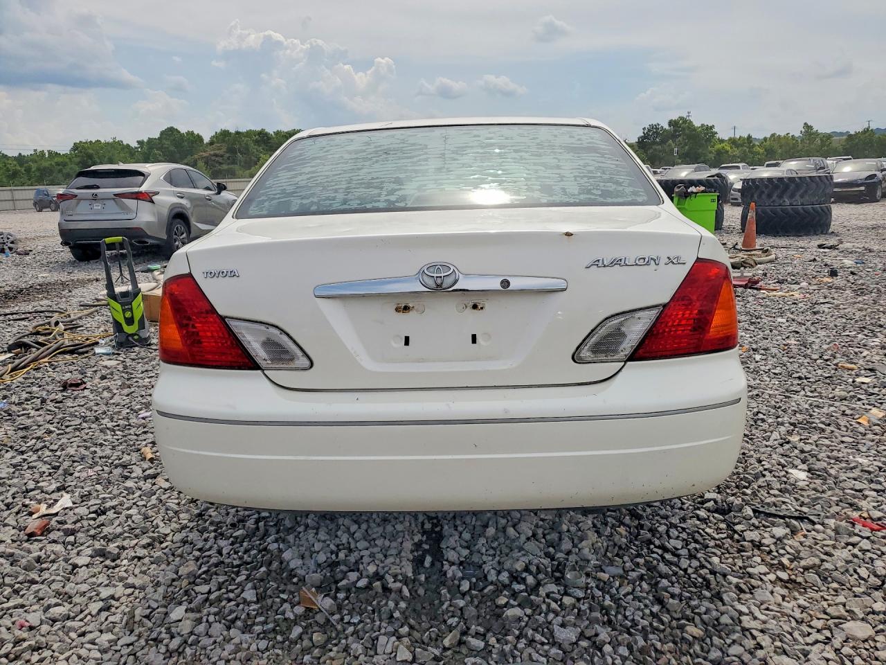 2002 Toyota Avalon Xl White vin: 4T1BF28B12U213653