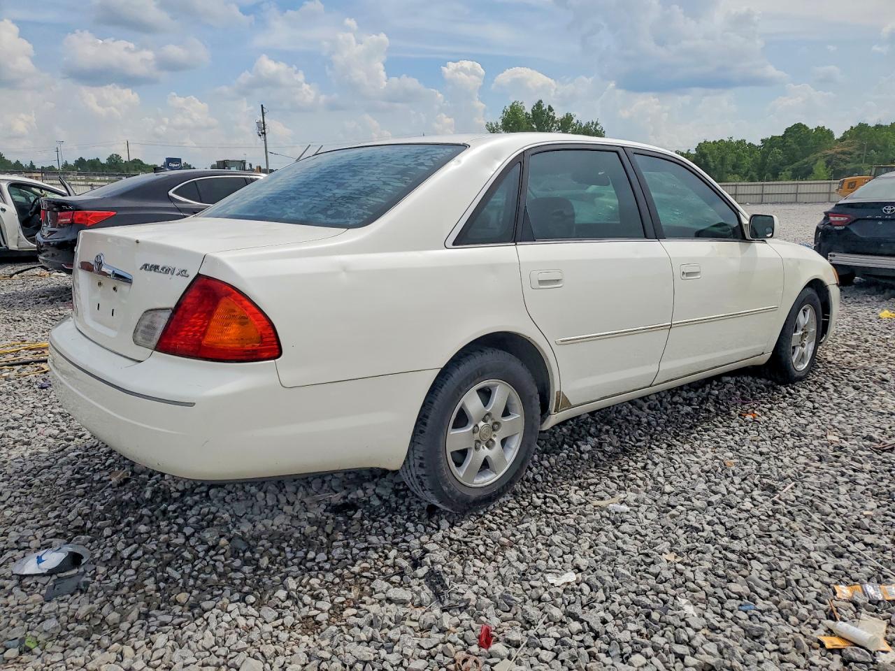 2002 Toyota Avalon Xl White vin: 4T1BF28B12U213653