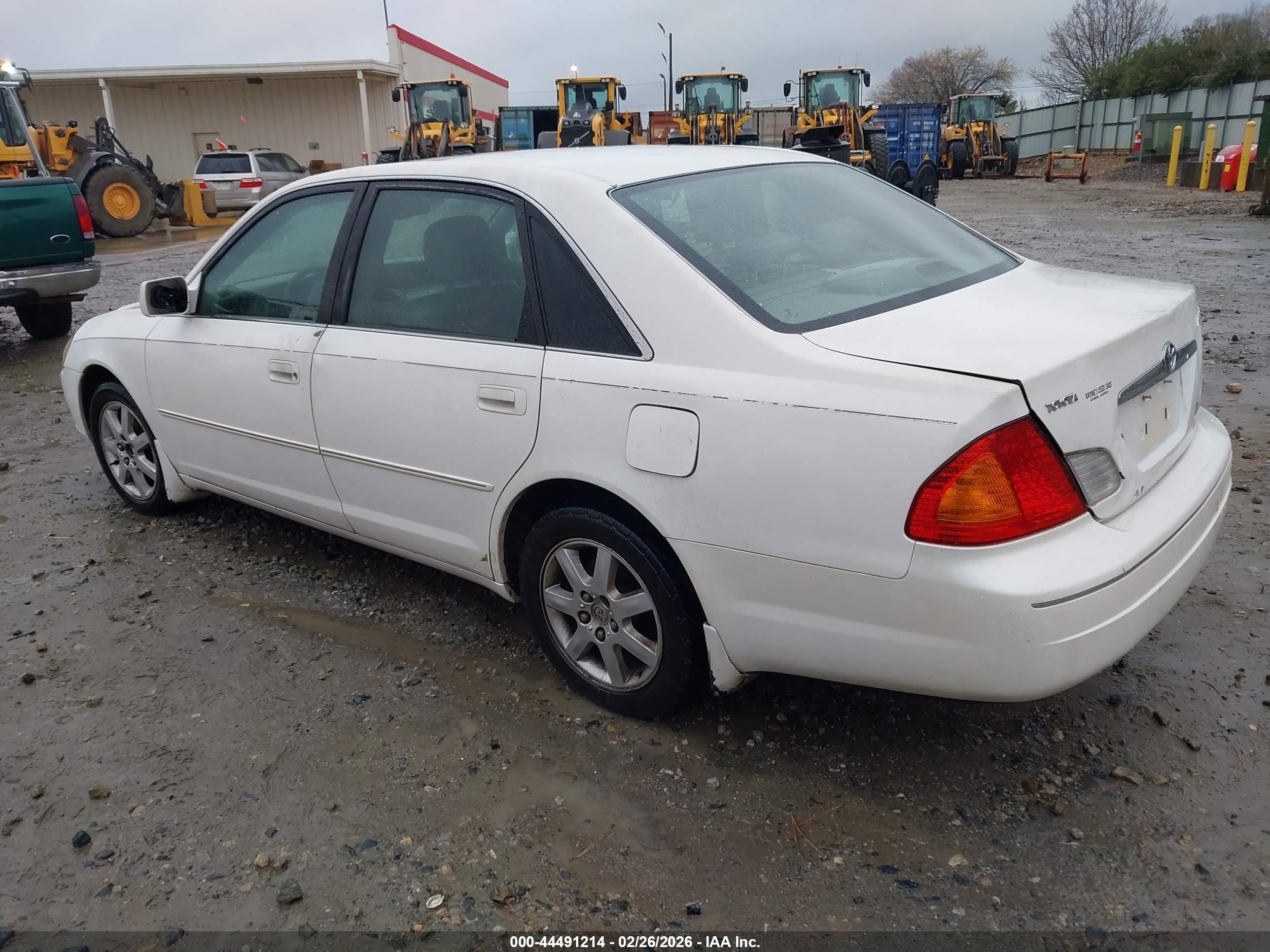 2002 Toyota Avalon Xls White vin: 4T1BF28B12U256356