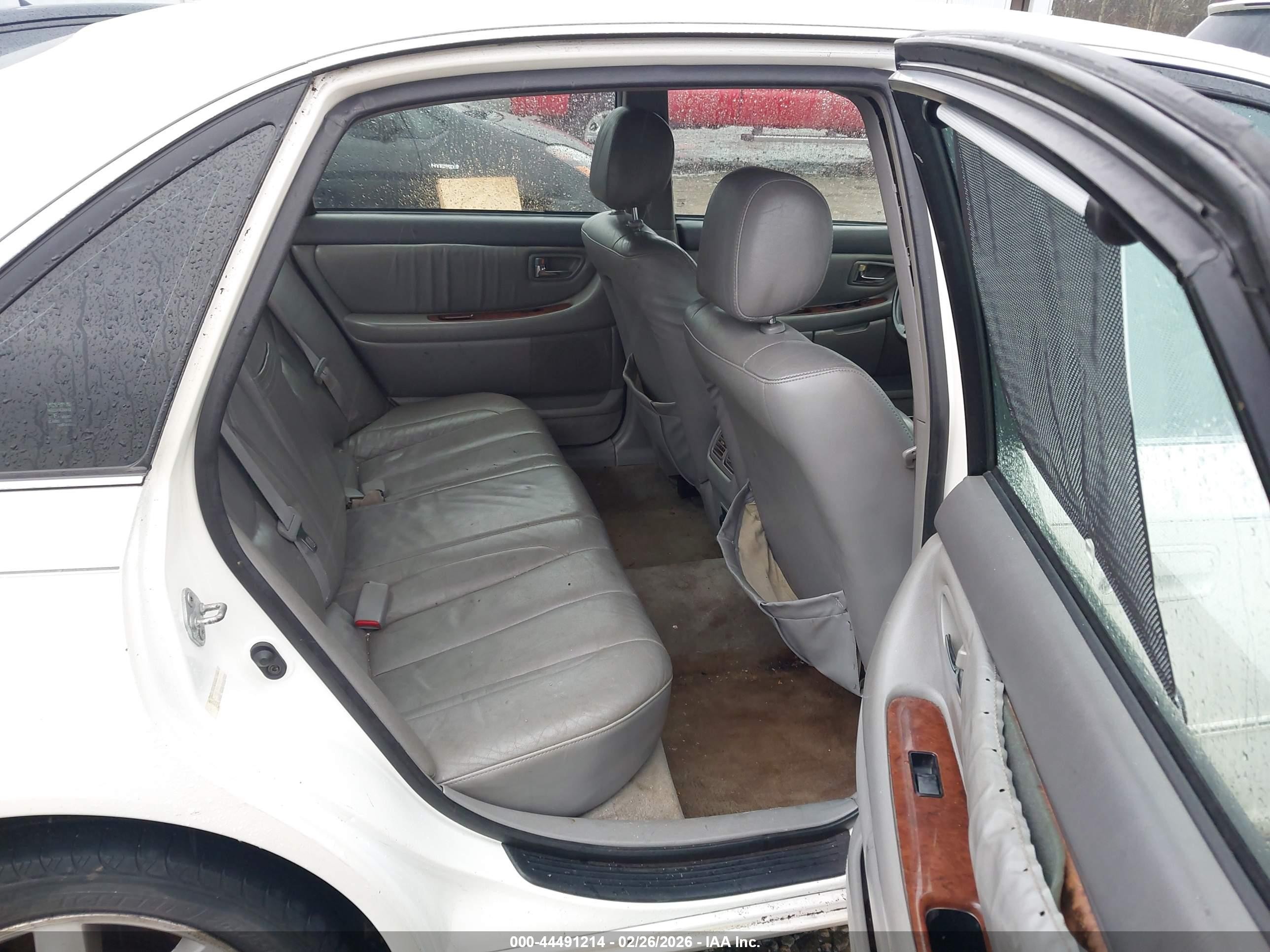 2002 Toyota Avalon Xls White vin: 4T1BF28B12U256356