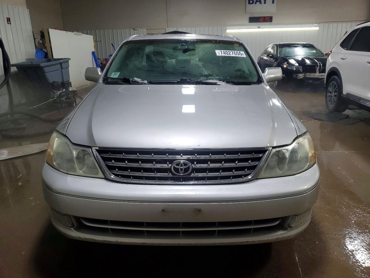 2004 Toyota Avalon Xl Серебряный vin: 4T1BF28B14U378363