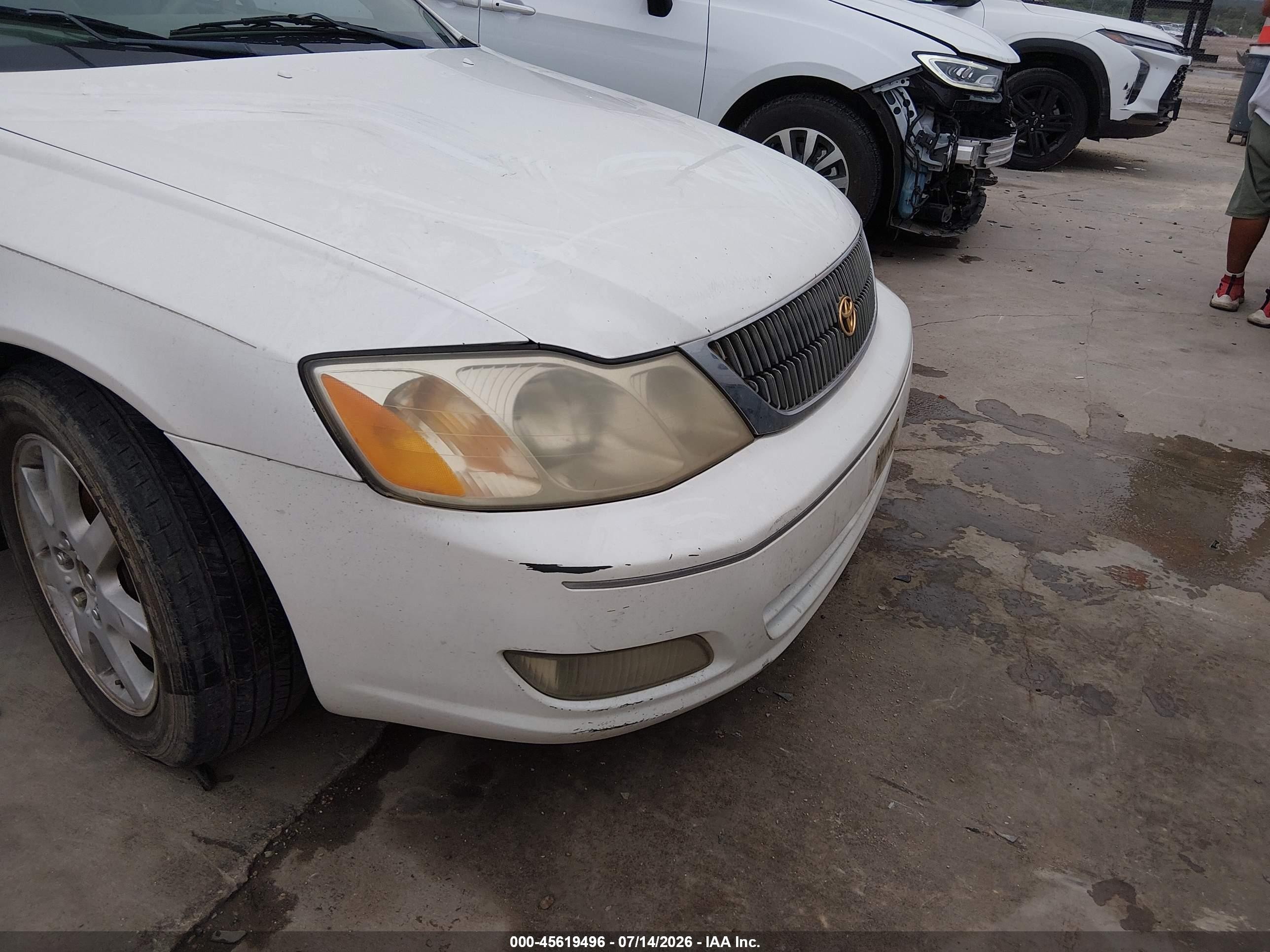 2000 Toyota Avalon Xls White vin: 4T1BF28B1YU081373