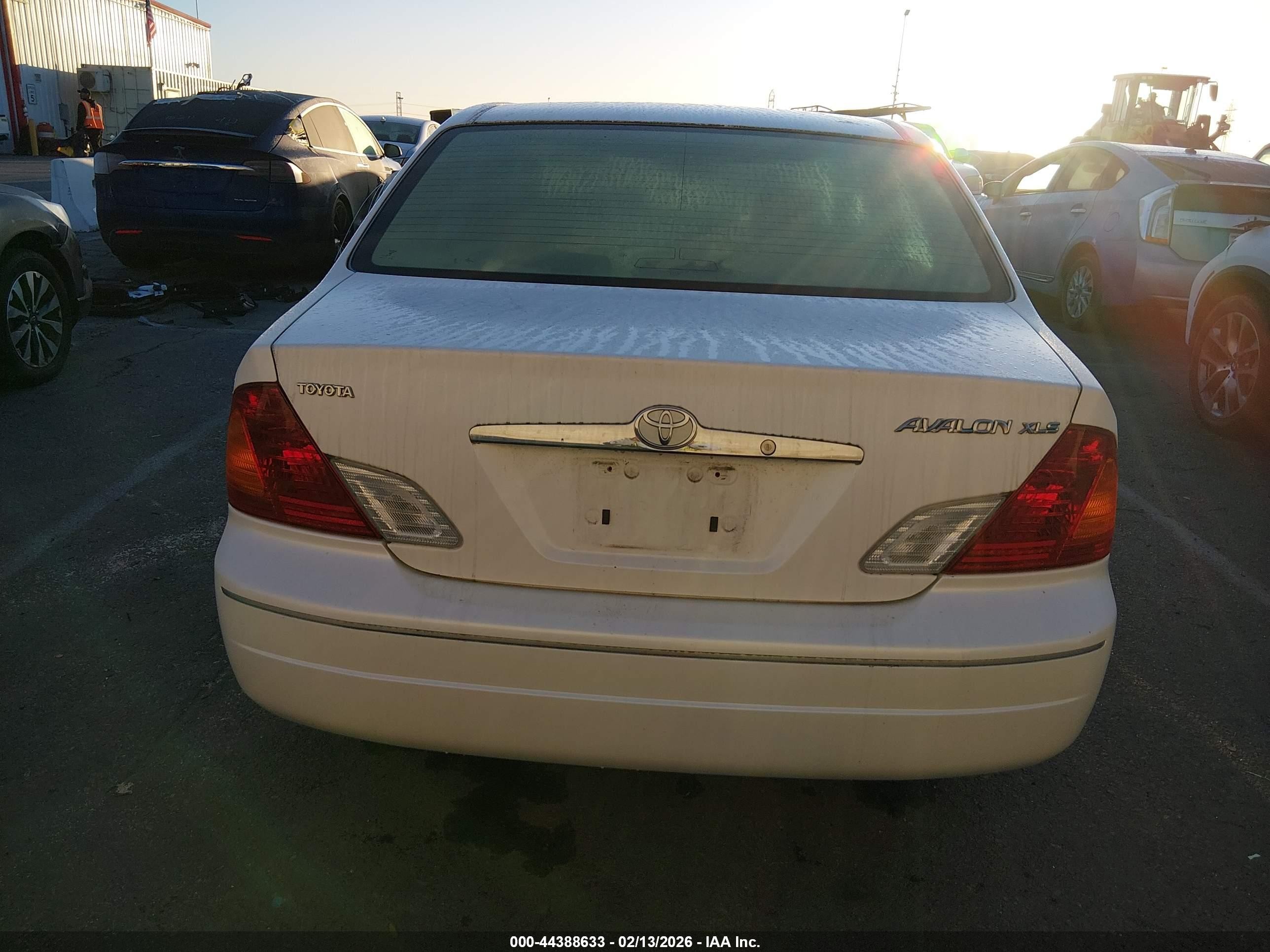 2000 Toyota Avalon Xls Белый vin: 4T1BF28B1YU103744