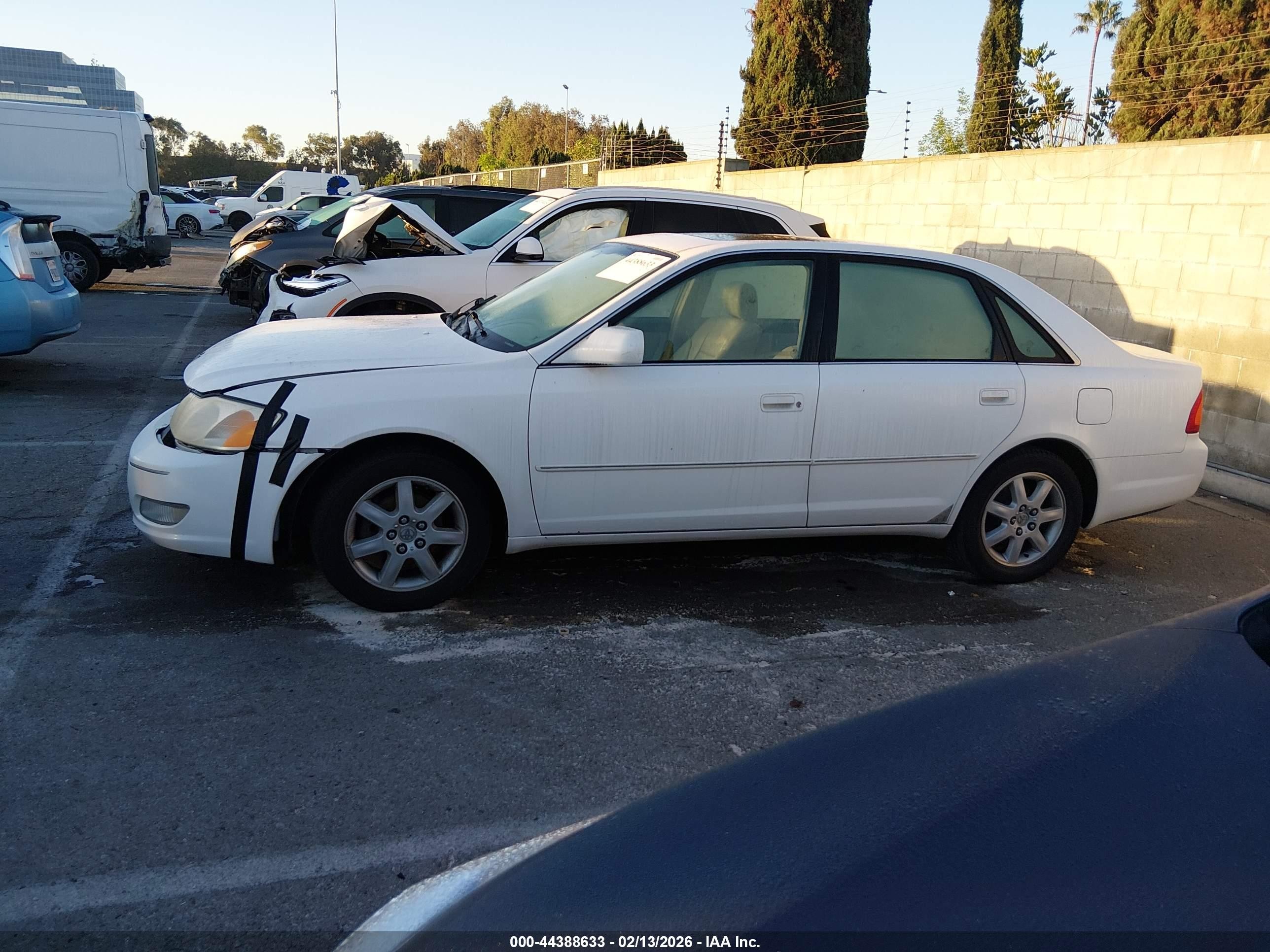 2000 Toyota Avalon Xls Белый vin: 4T1BF28B1YU103744