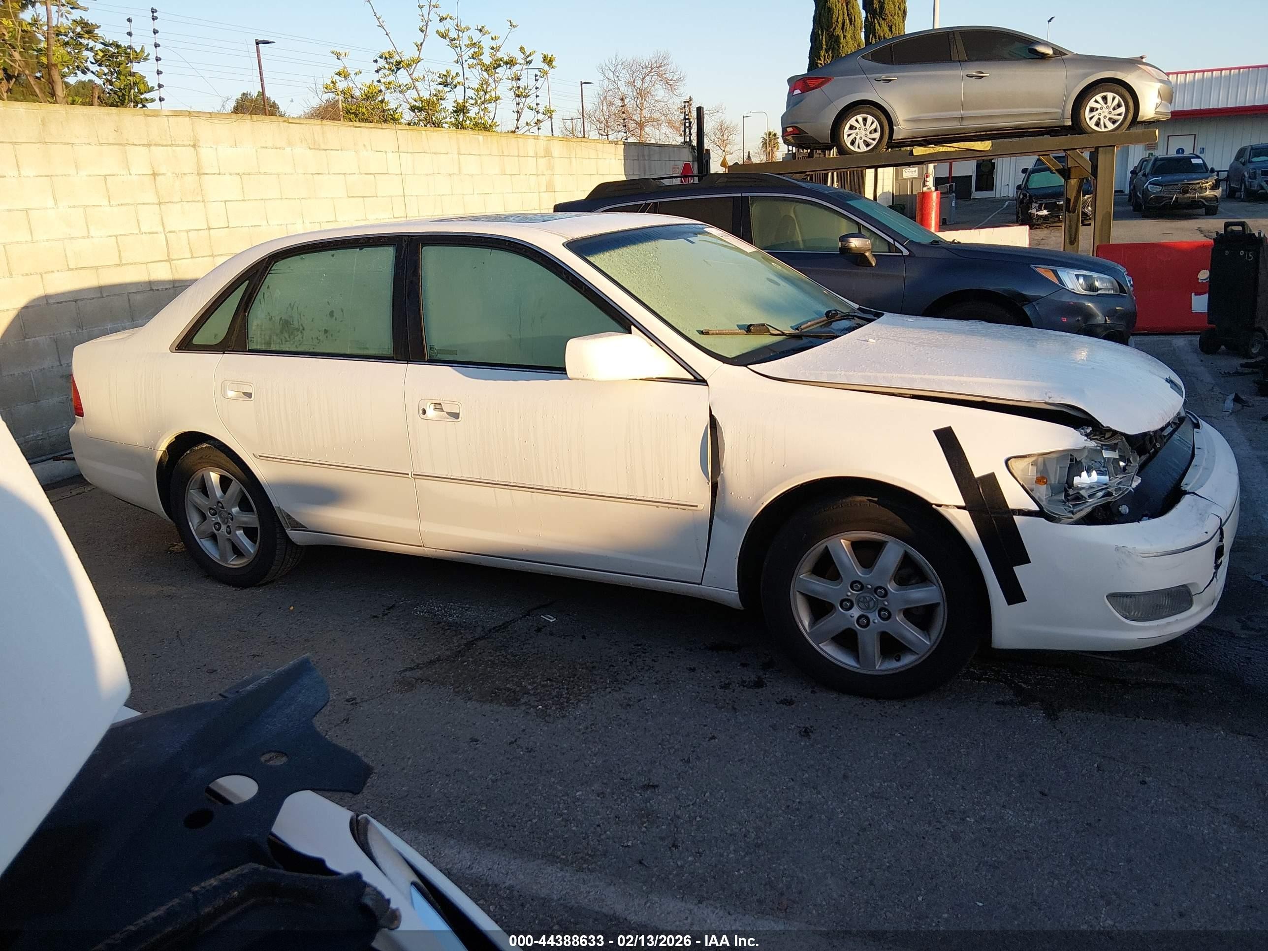 2000 Toyota Avalon Xls Белый vin: 4T1BF28B1YU103744