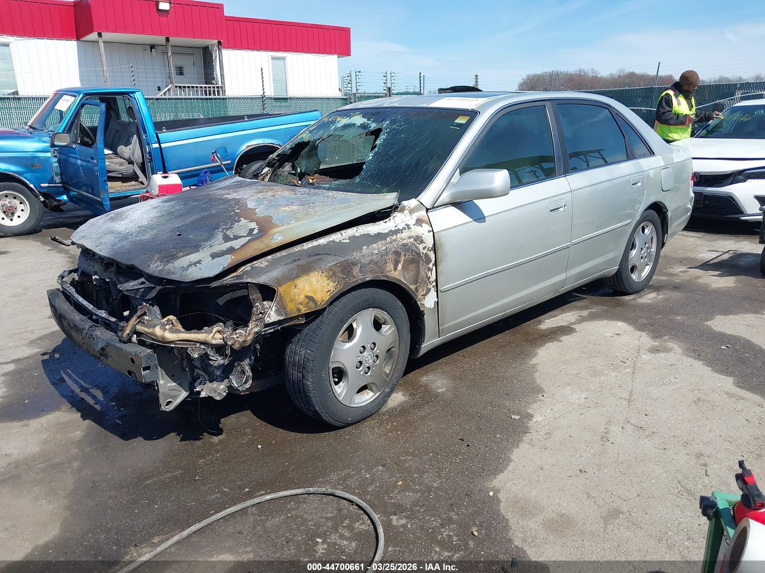 2004 Toyota Avalon Xls Серебряный vin: 4T1BF28B24U346554