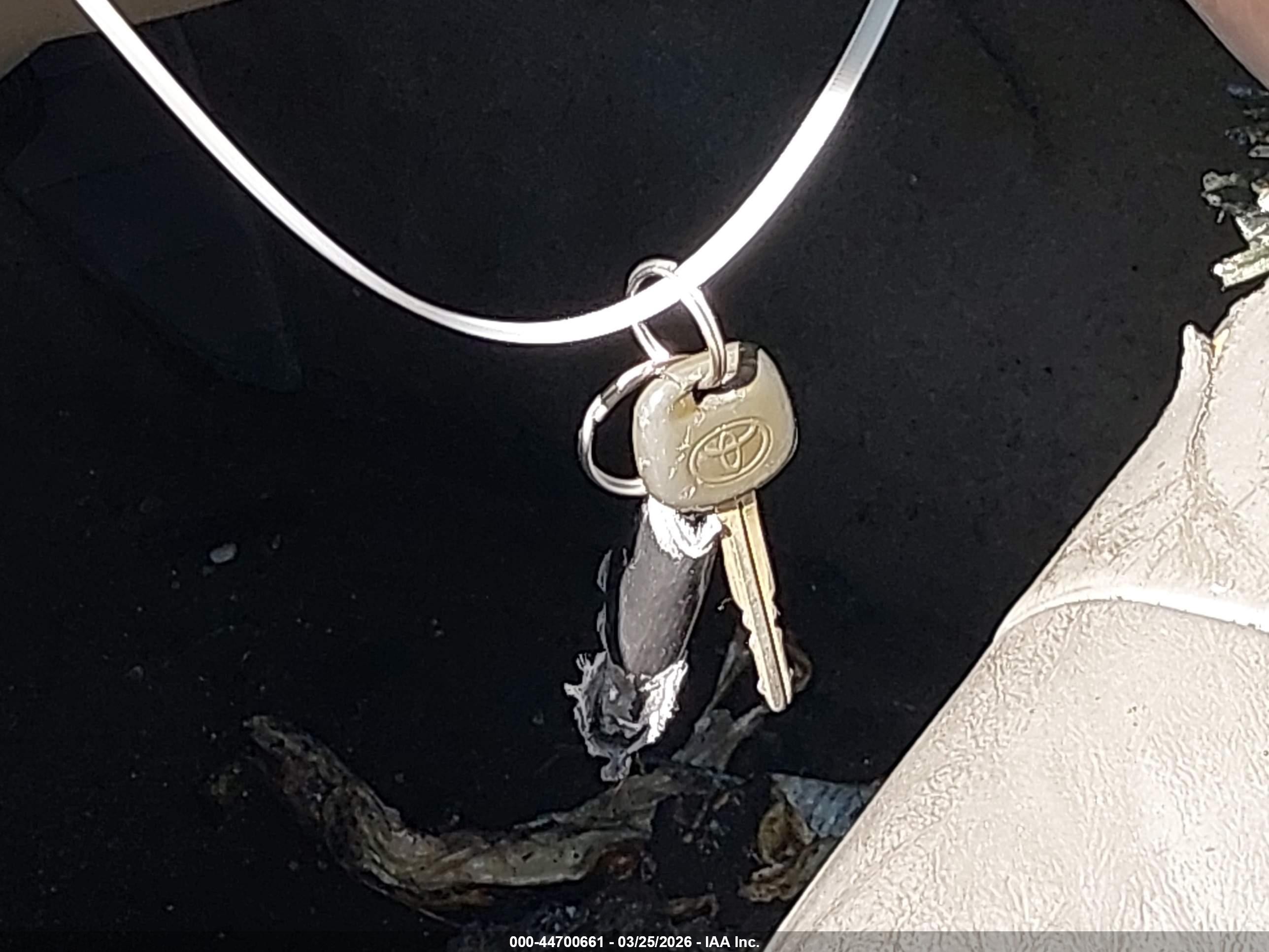 2004 Toyota Avalon Xls Серебряный vin: 4T1BF28B24U346554