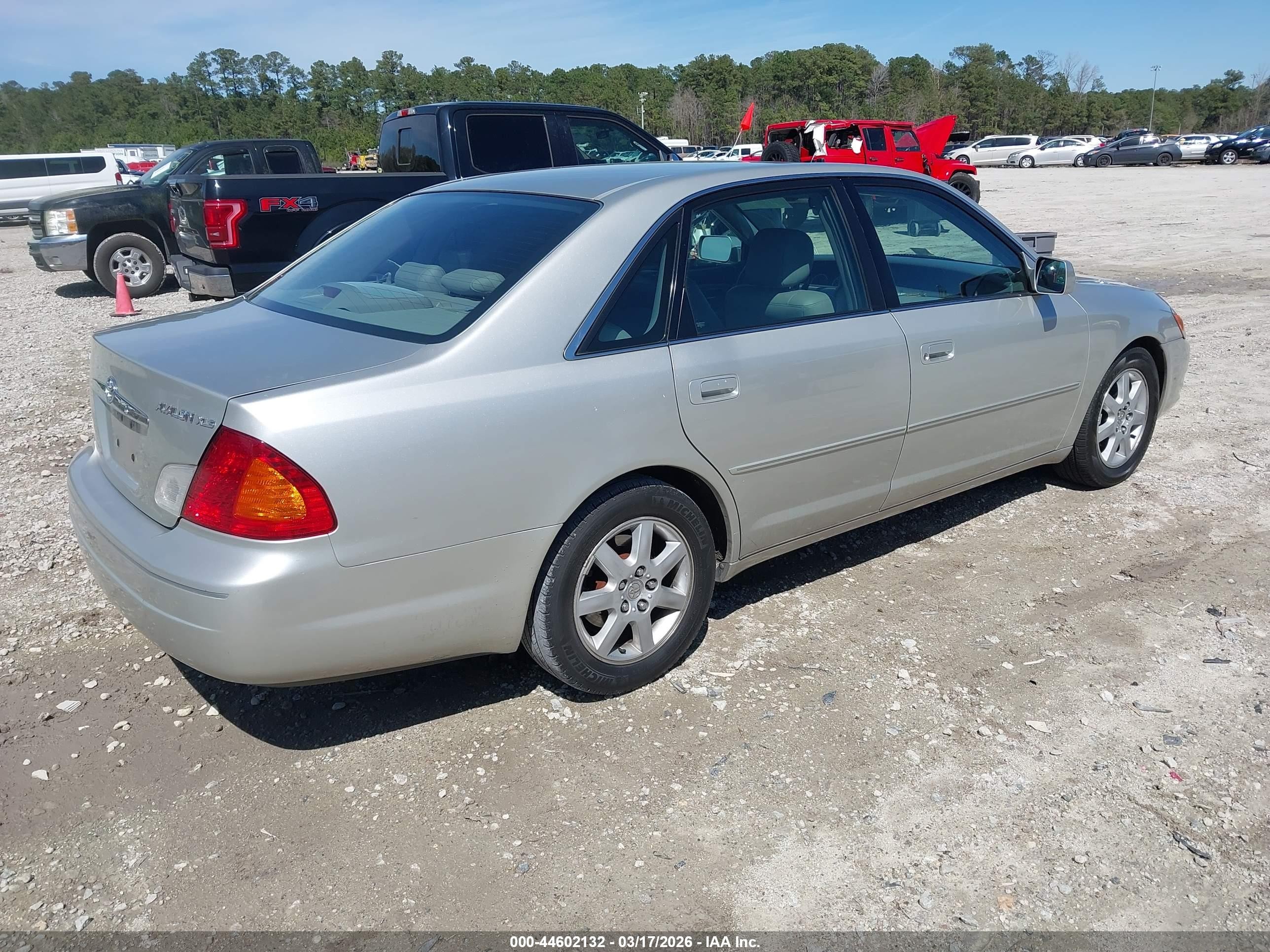 2000 Toyota Avalon Xls Silver vin: 4T1BF28B2YU051847