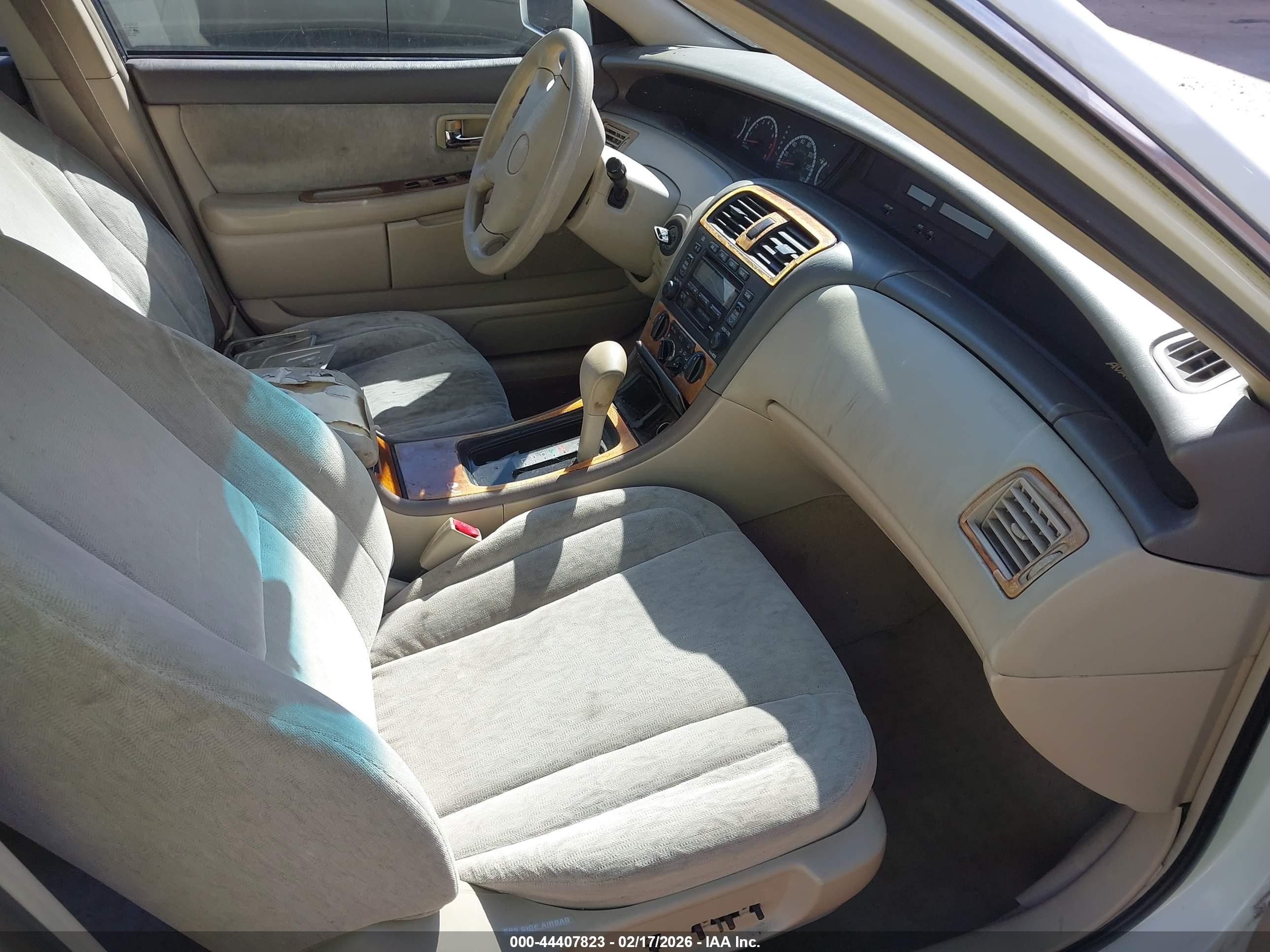 2001 Toyota Avalon Xl White vin: 4T1BF28B31U170819