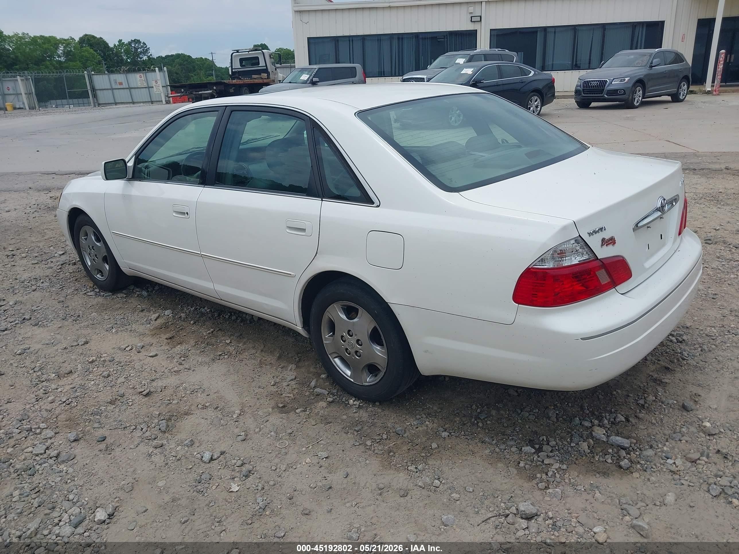 2003 Toyota Avalon Xls White vin: 4T1BF28B33U281390