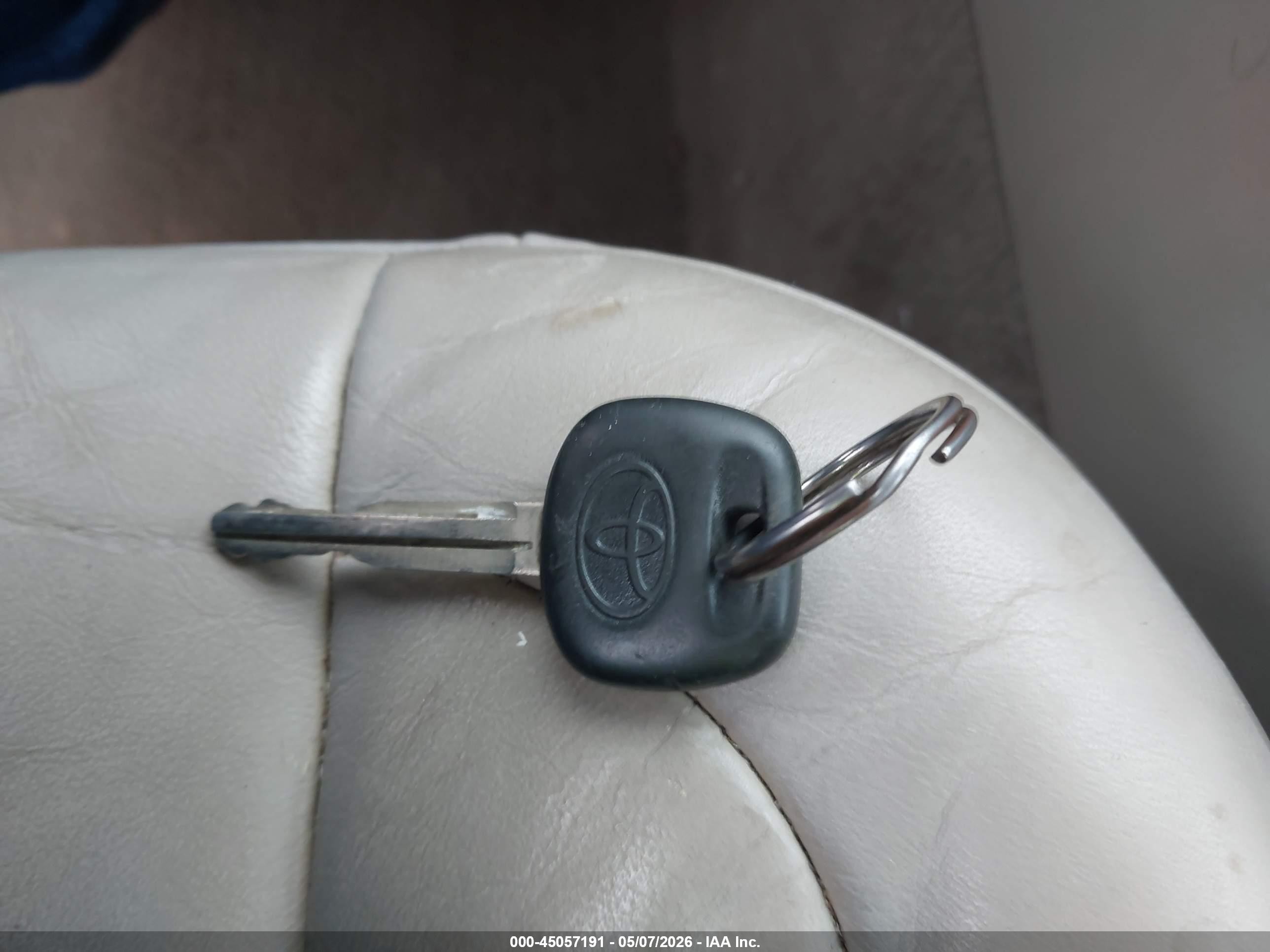 2004 Toyota Avalon Xls Золотой vin: 4T1BF28B34U376128