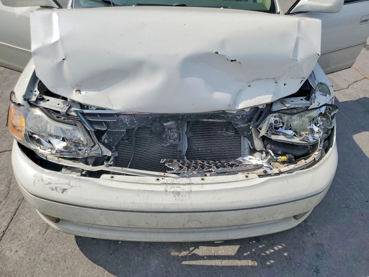2004 Toyota Avalon Xls Белый vin: 4T1BF28B34U377229