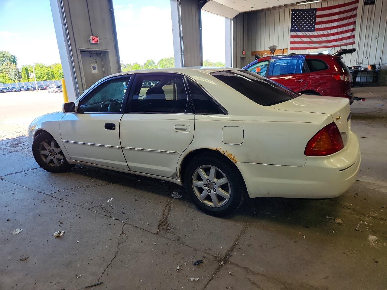 2001 Toyota Avalon Xls White vin: 4T1BF28B41U122309