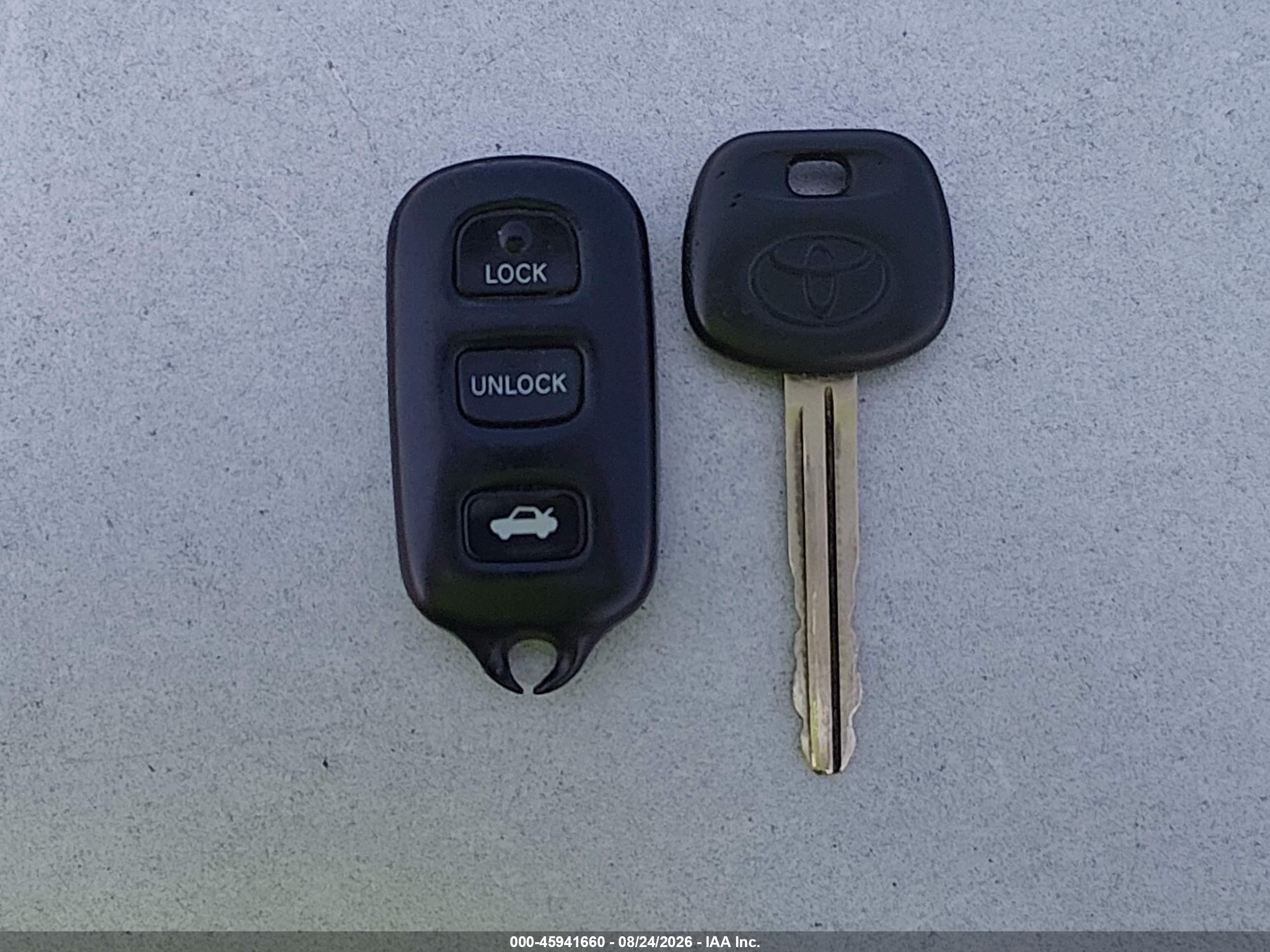 2004 Toyota Avalon Xls Серебряный vin: 4T1BF28B44U350623