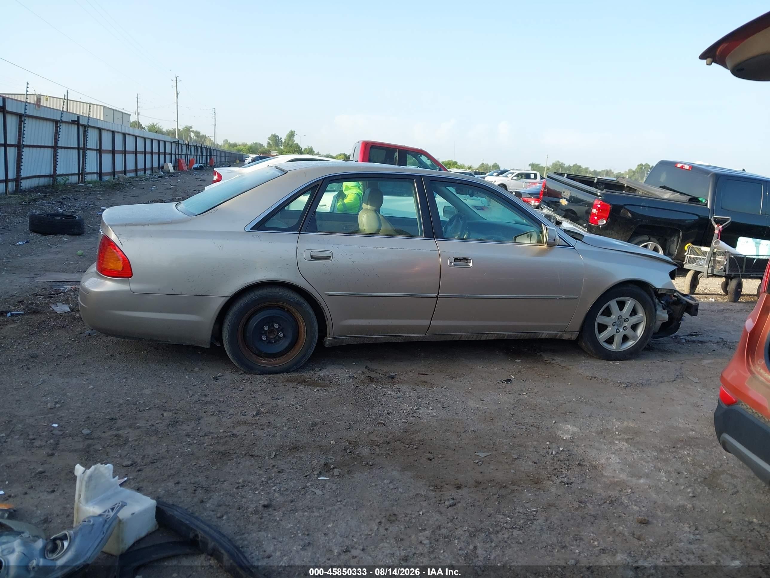 2000 Toyota Avalon Xls Gold vin: 4T1BF28B4YU009700